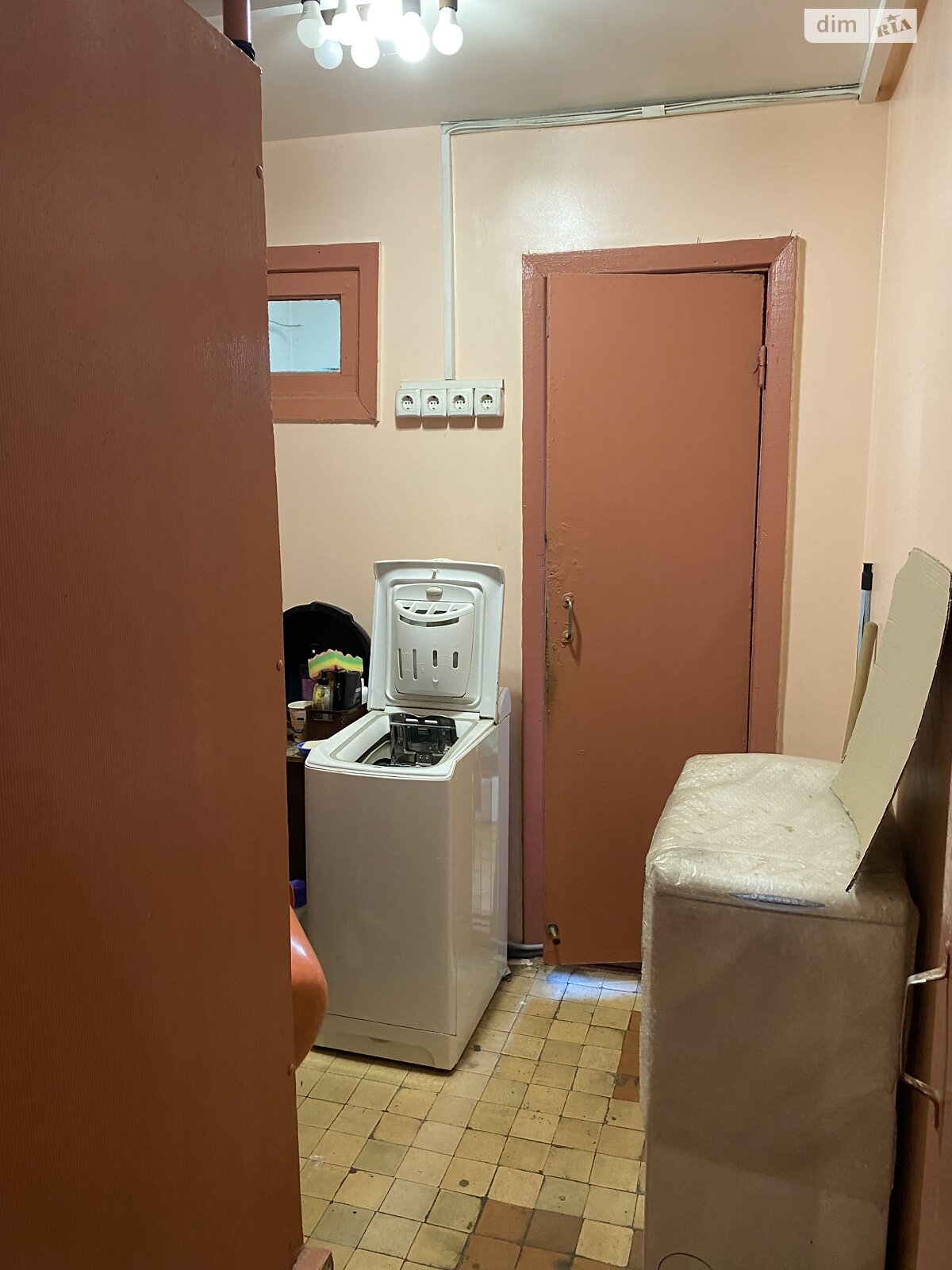 Кімната в Черкасах на вул. Благовісна 72 в районі Казбет на продаж фото 1 Кімната в Черкасах на вул. Благовісна 72 в районі Казбет на продаж фото 1