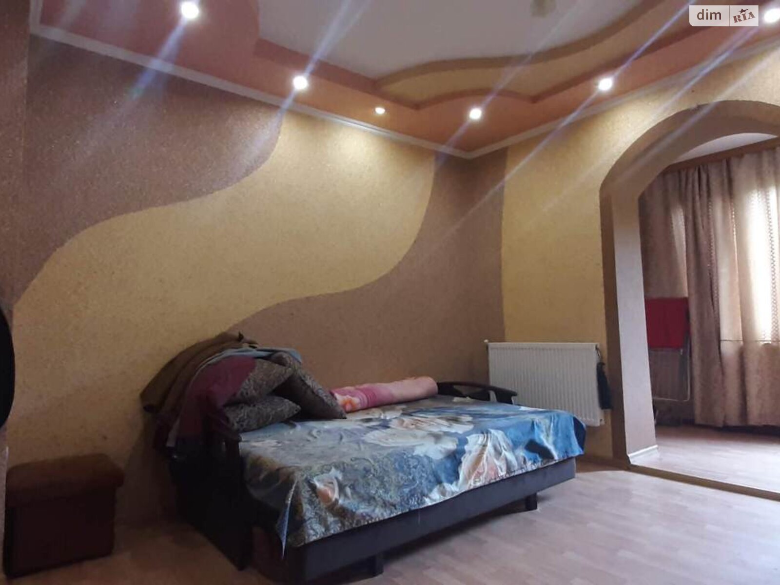 Комната в Черновцах, на ул. Долинянская 2 на продажу фото 1 Комната в Черновцах, на ул. Долинянская 2 на продажу фото 1