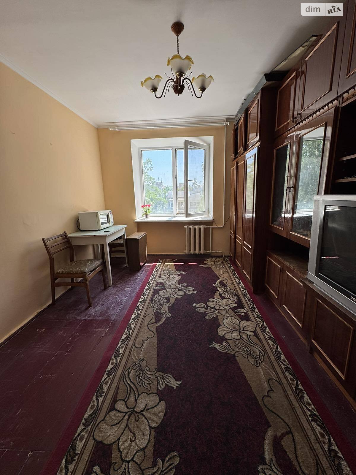 Комната в Черновцах, на пр. Парковый в районе Комарова-Красноармейская на продажу фото 1 Комната в Черновцах, на пр. Парковый в районе Комарова-Красноармейская на продажу фото 1