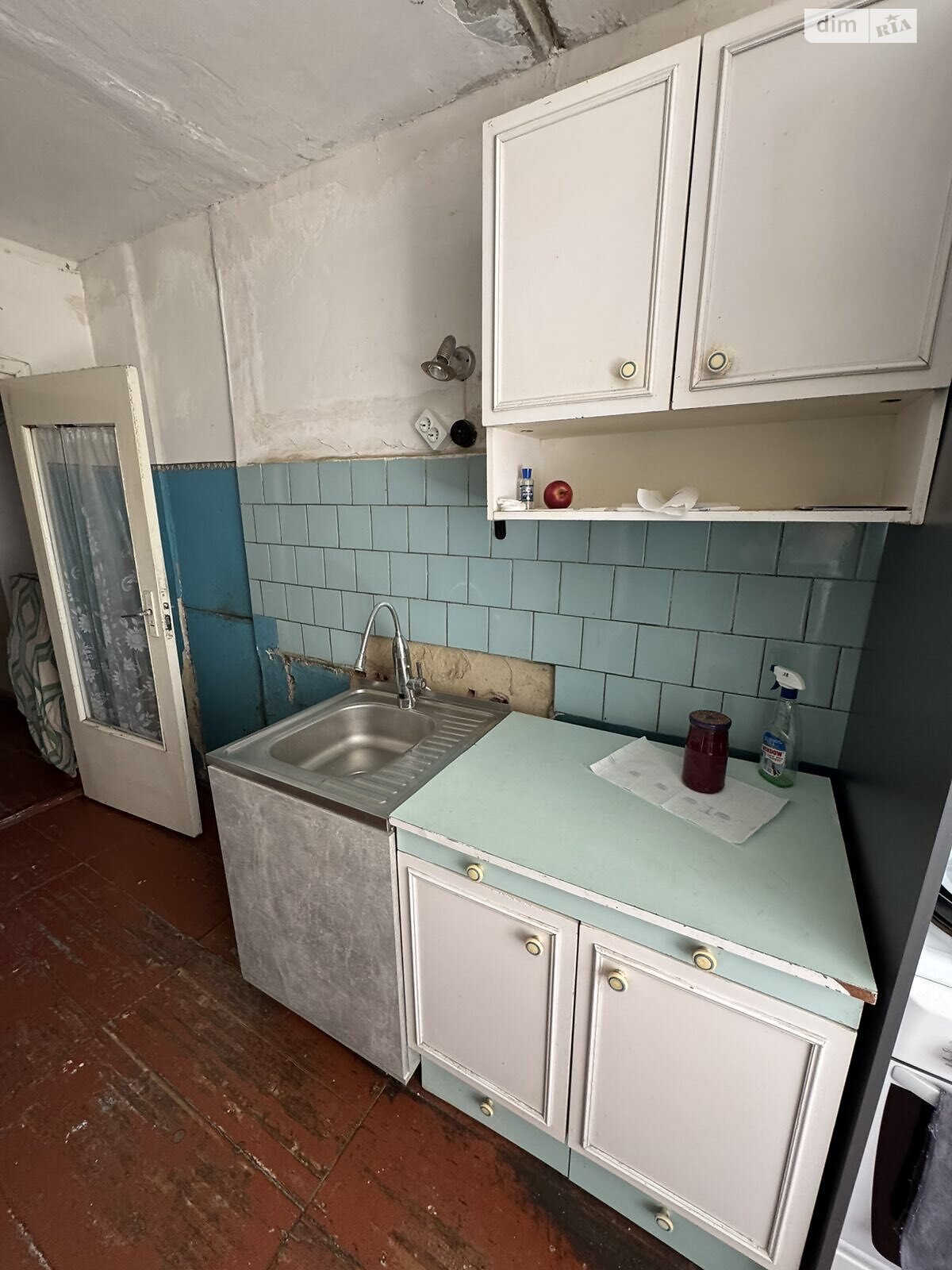Комната в Черновцах, на пр. Парковый в районе Комарова-Красноармейская на продажу фото 1 Комната в Черновцах, на пр. Парковый в районе Комарова-Красноармейская на продажу фото 1