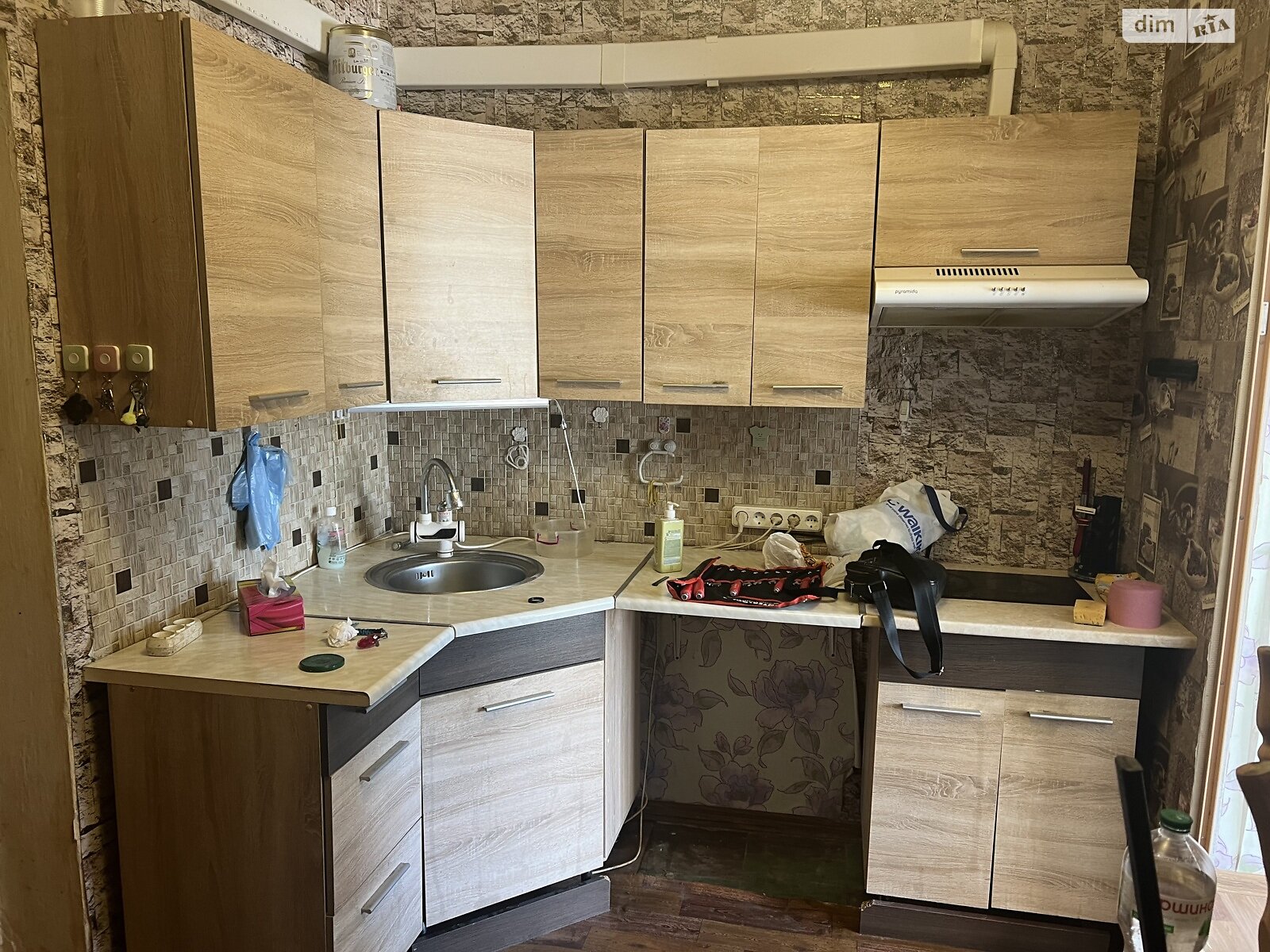 Кімната в Дніпрі на вул. Мамая козака 30 в районі 12 квартал на продаж фото 1 Кімната в Дніпрі на вул. Мамая козака 30 в районі 12 квартал на продаж фото 1