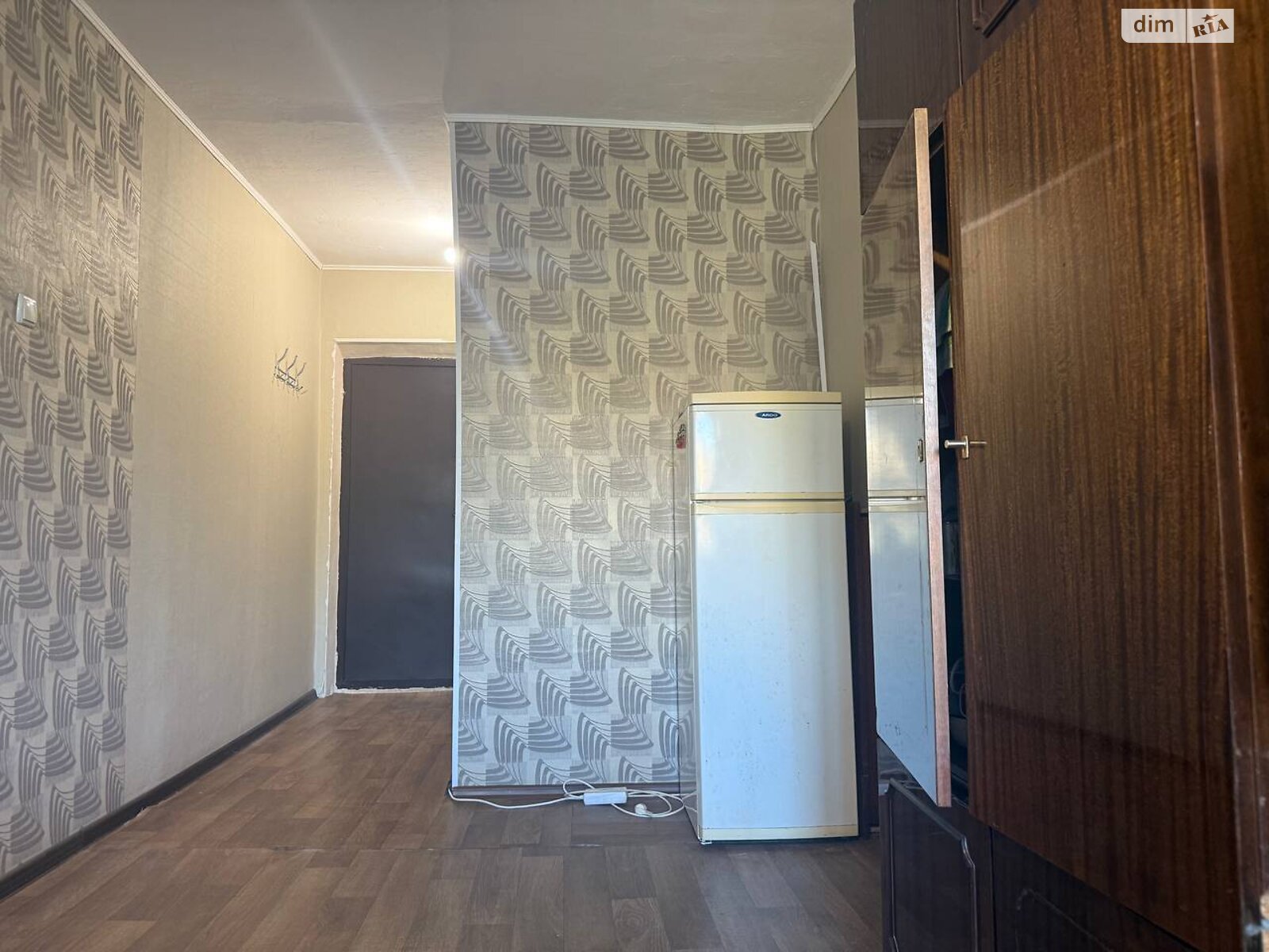 Кімната в Дніпрі на вул. Добровольців 10 в районі Перемога-6 на продаж фото 1 Кімната в Дніпрі на вул. Добровольців 10 в районі Перемога-6 на продаж фото 1