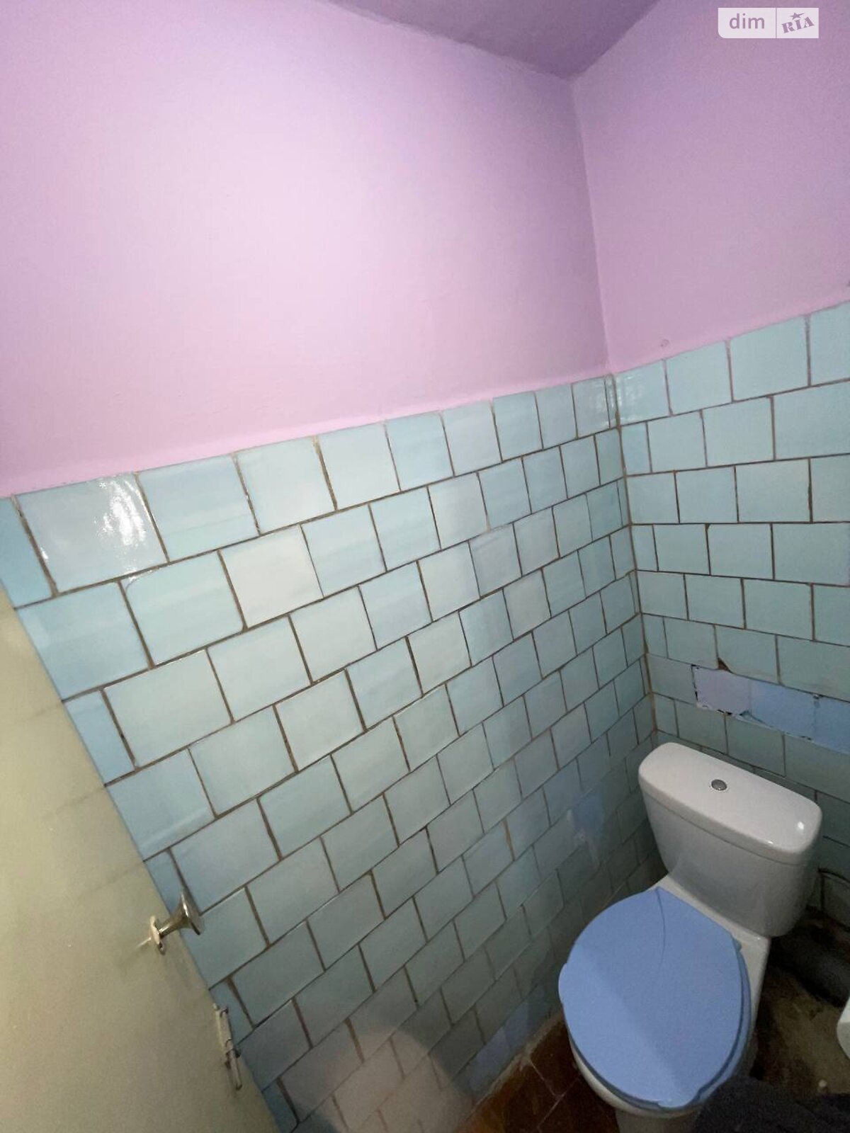 Комната в Харькове, на ул. Тахиаташская 8 в районе Журавлевка на продажу фото 1 Комната в Харькове, на ул. Тахиаташская 8 в районе Журавлевка на продажу фото 1