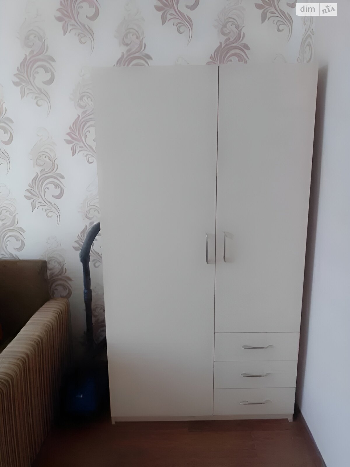 Комната в Харькове, на просп. Байрона 41 в районе Слободской на продажу фото 1 Комната в Харькове, на просп. Байрона 41 в районе Слободской на продажу фото 1