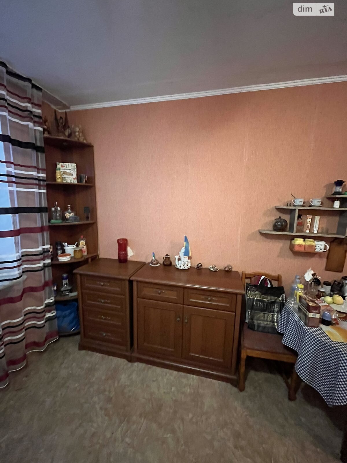 Кімната в Хмельницькому на вул. Чорновола 62 в районі Новий план на продаж фото 1 Кімната в Хмельницькому на вул. Чорновола 62 в районі Новий план на продаж фото 1