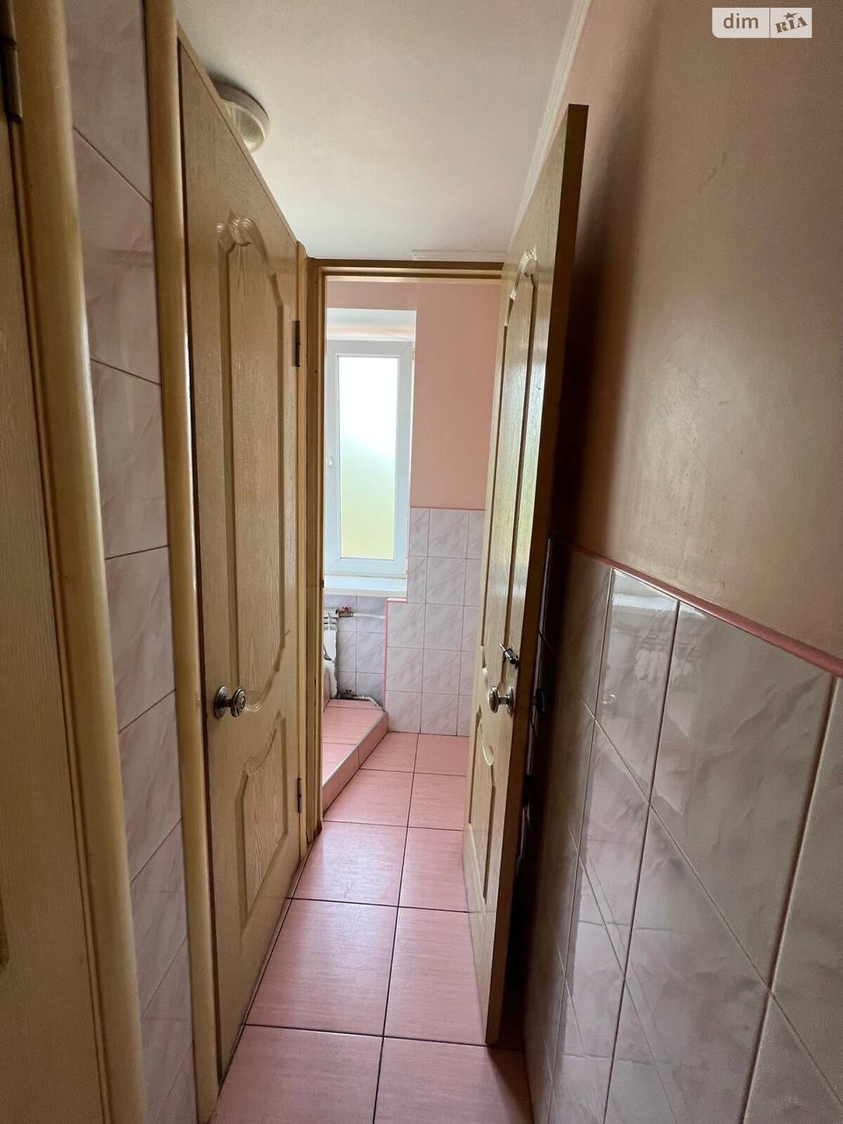 Кімната в Хмельницькому на просп. Миру 95/2 в районі Виставка на продаж фото 1 Кімната в Хмельницькому на просп. Миру 95/2 в районі Виставка на продаж фото 1