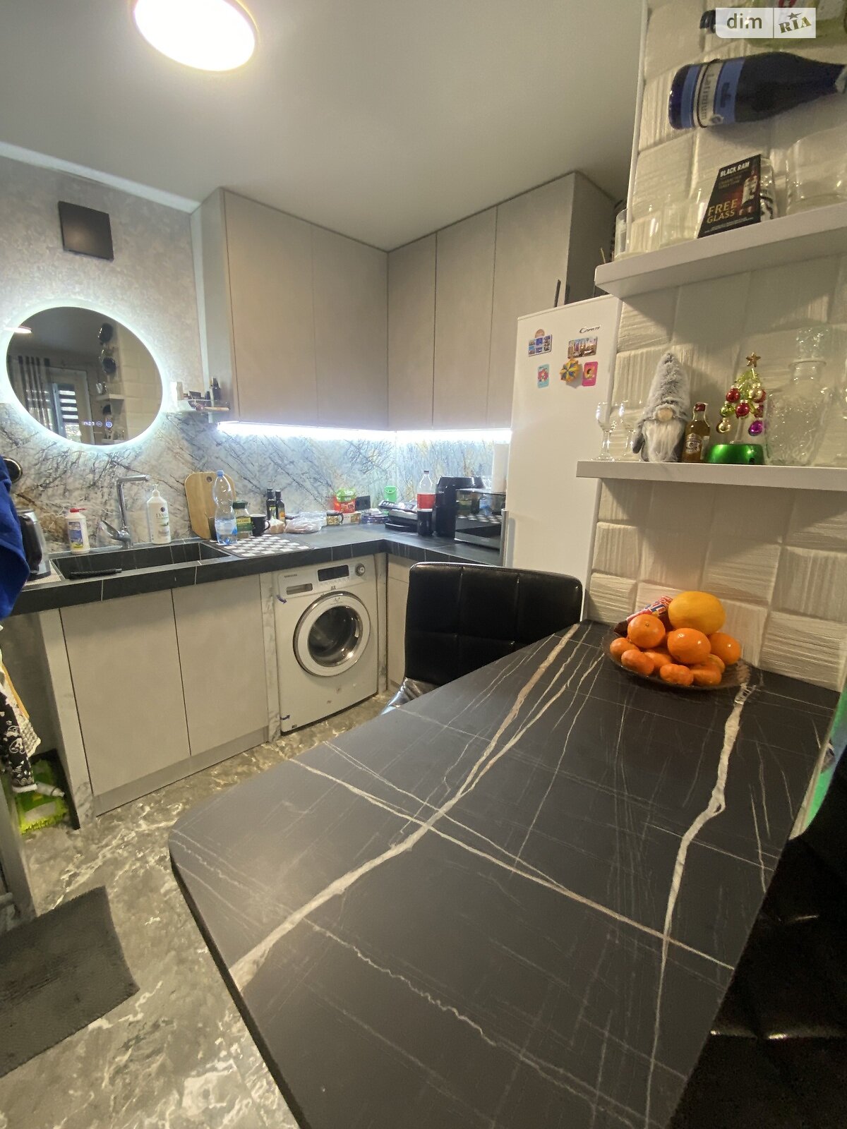 Кімната в Хмельницькому на вул. Зарічанська 22/1 в районі Виставка на продаж фото 1 Кімната в Хмельницькому на вул. Зарічанська 22/1 в районі Виставка на продаж фото 1