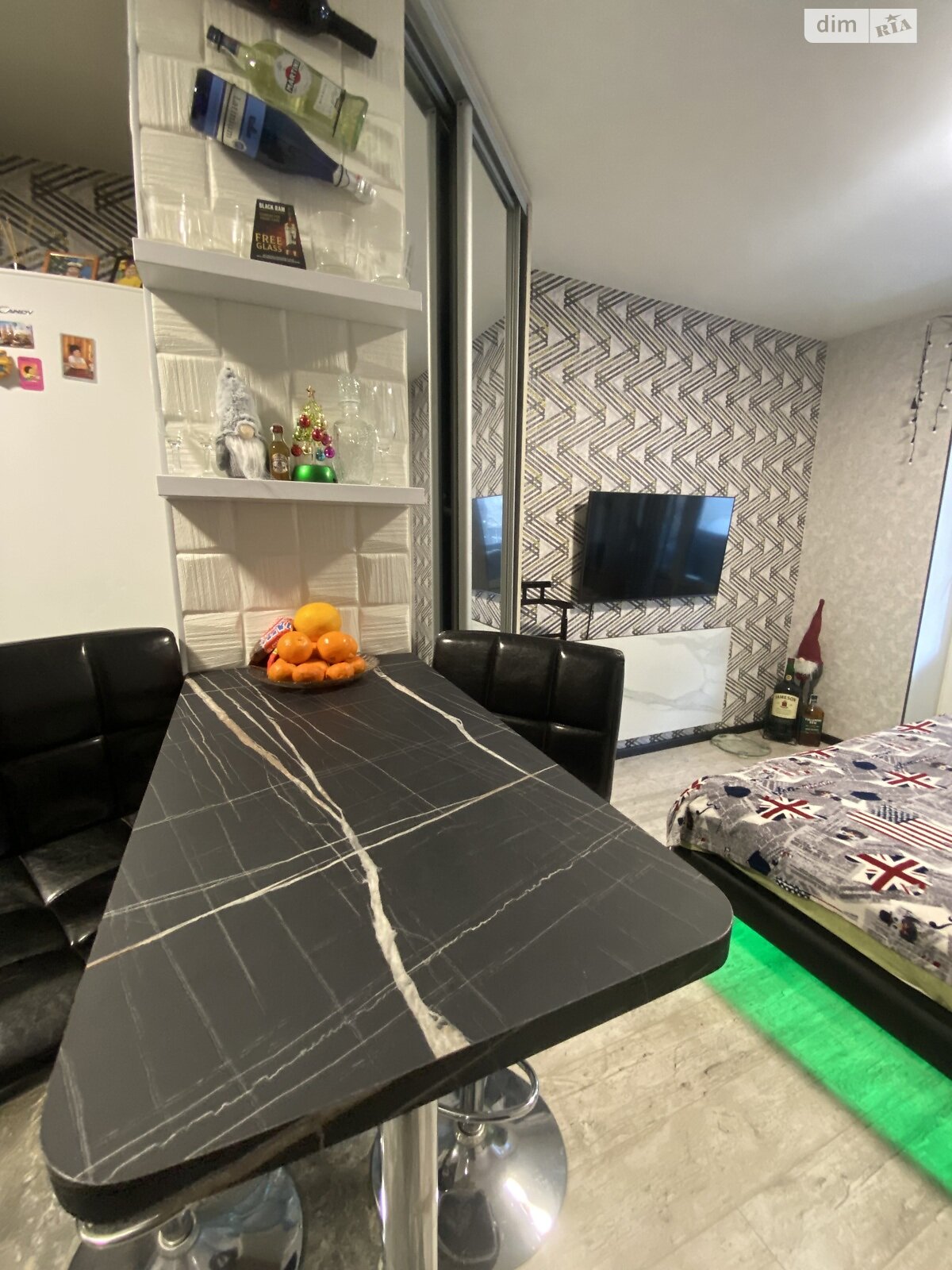 Кімната в Хмельницькому на вул. Зарічанська 22/1 в районі Виставка на продаж фото 1 Кімната в Хмельницькому на вул. Зарічанська 22/1 в районі Виставка на продаж фото 1