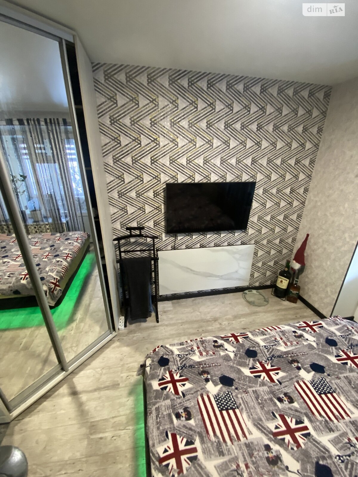 Кімната в Хмельницькому на вул. Зарічанська 22/1 в районі Виставка на продаж фото 1 Кімната в Хмельницькому на вул. Зарічанська 22/1 в районі Виставка на продаж фото 1