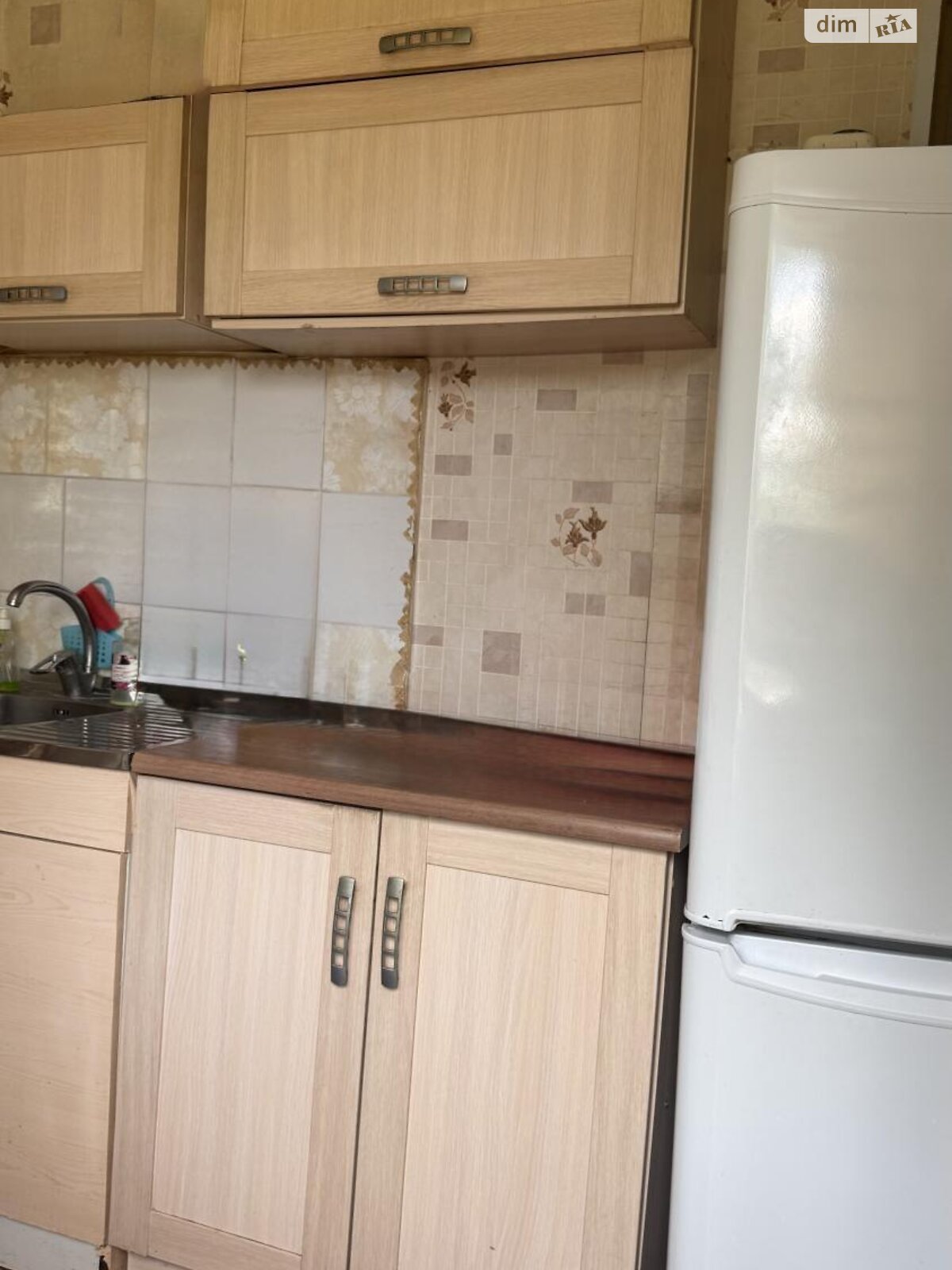 Комната в Киеве, на ул. Мирослава Поповича 10 в районе Академгородок на продажу фото 1 Комната в Киеве, на ул. Мирослава Поповича 10 в районе Академгородок на продажу фото 1
