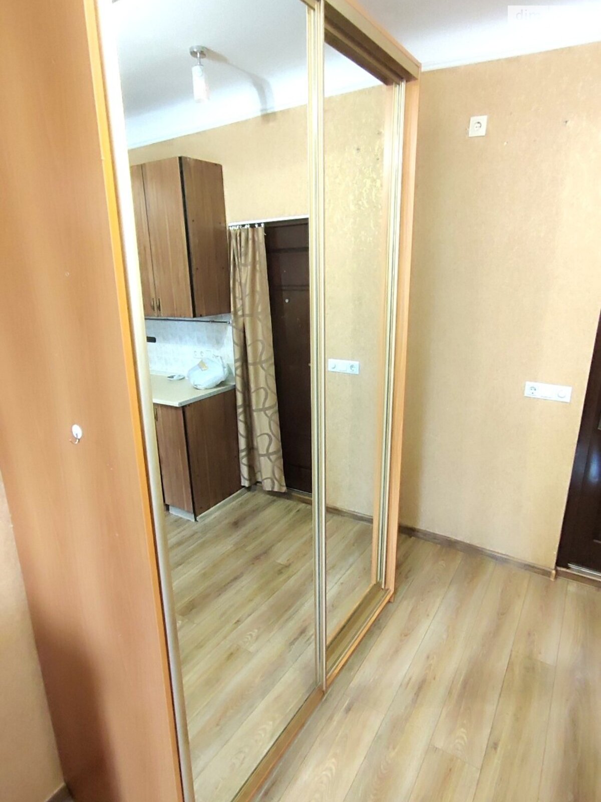 Комната в Киеве, на ул. Освиты 18 в районе Александровская Слободка на продажу фото 1 Комната в Киеве, на ул. Освиты 18 в районе Александровская Слободка на продажу фото 1