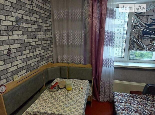 Комната в Киеве, на ул. Азербайджанская 8 в районе Дарницкий на продажу фото 1 Комната в Киеве, на ул. Азербайджанская 8 в районе Дарницкий на продажу фото 1