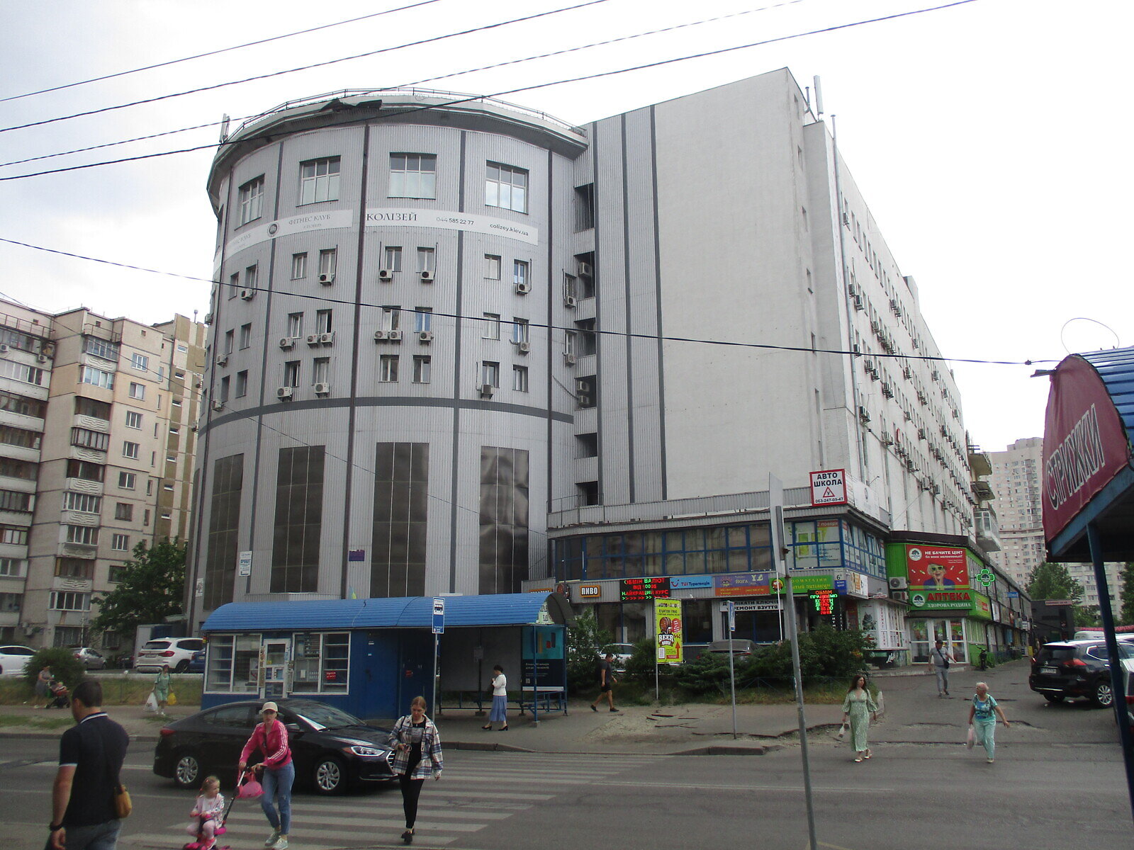 Комната в Киеве, на ул. Лариси Руденко 6 в районе Дарницкий на продажу фото 1