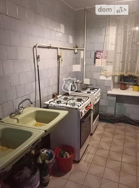Комната в Киеве, на ул. Космонавта Волкова 10 в районе Деснянский на продажу фото 1 Комната в Киеве, на ул. Космонавта Волкова 10 в районе Деснянский на продажу фото 1