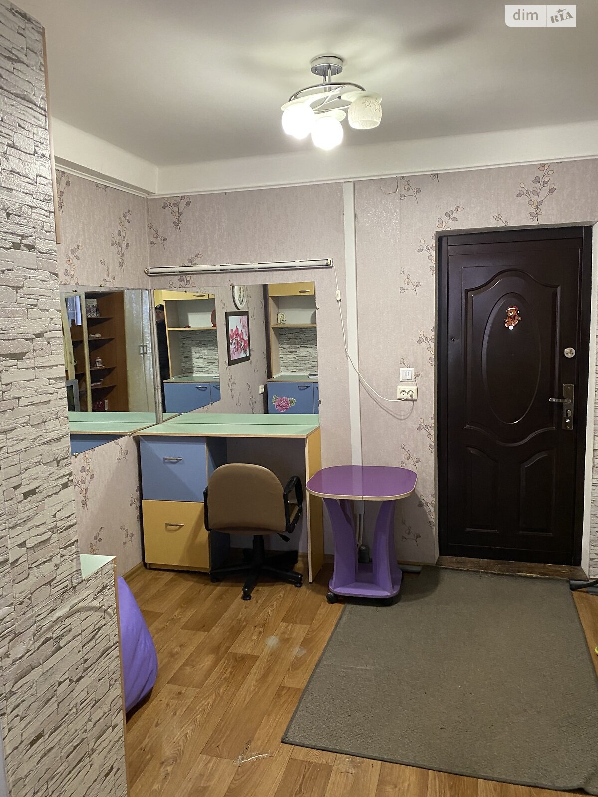 Комната в Киеве, на ул. Кубанской Украины 53А в районе Деснянский на продажу фото 1 Комната в Киеве, на ул. Кубанской Украины 53А в районе Деснянский на продажу фото 1