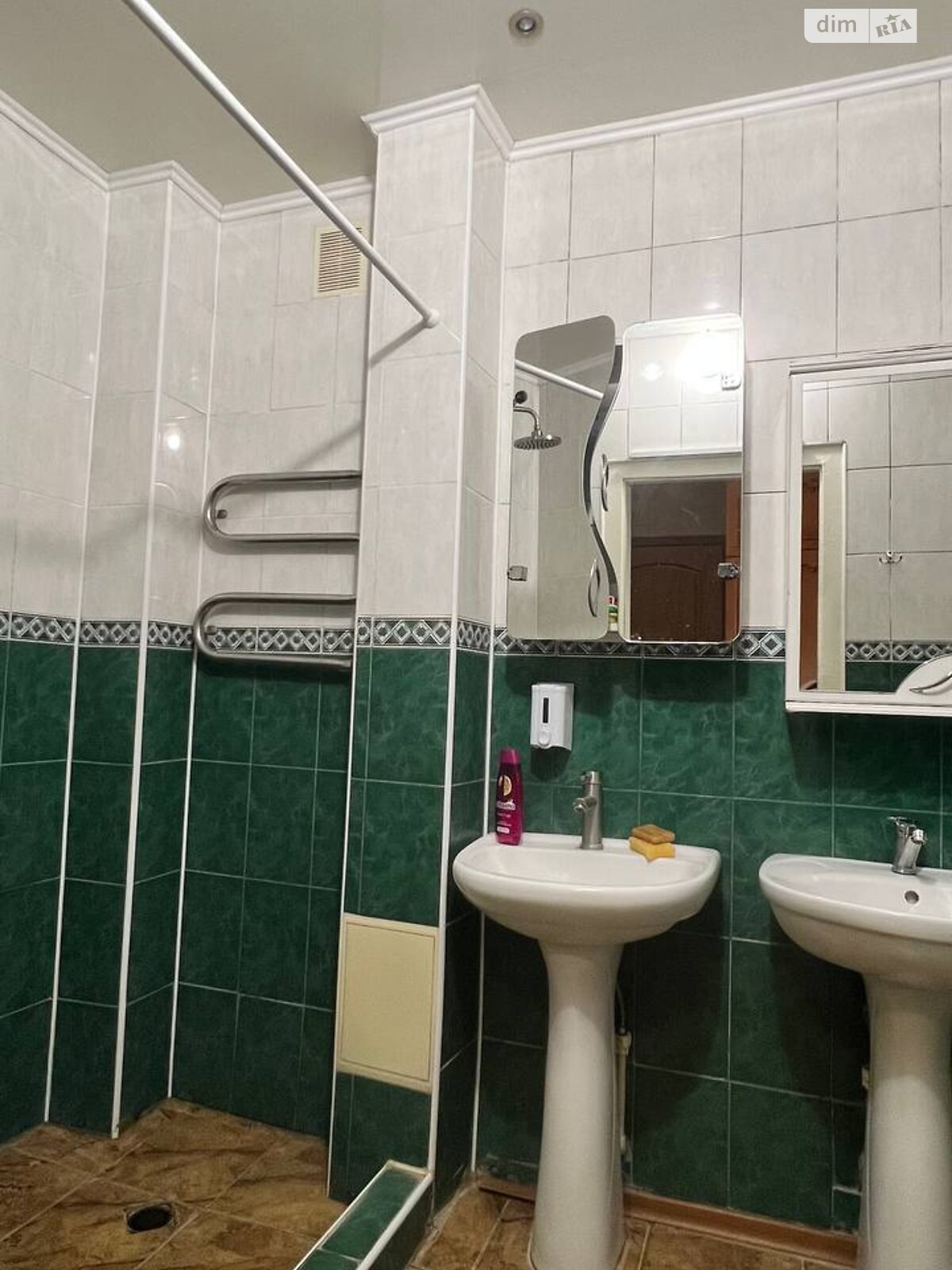 Кімната в Києві на вул. Азербайджанська 8Б в районі Дніпровський на продаж фото 1 Кімната в Києві на вул. Азербайджанська 8Б в районі Дніпровський на продаж фото 1