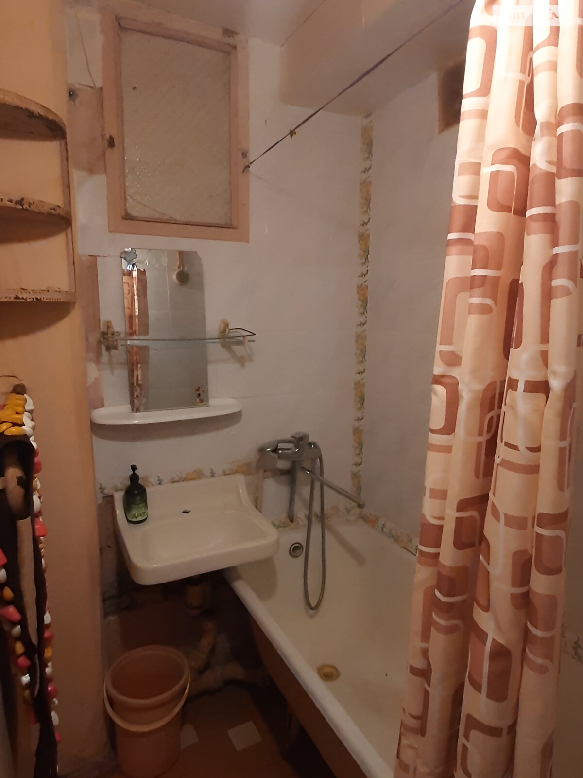 Комната в Киеве, на ул. Пражская 25/1 в районе Днепровский на продажу фото 1 Комната в Киеве, на ул. Пражская 25/1 в районе Днепровский на продажу фото 1