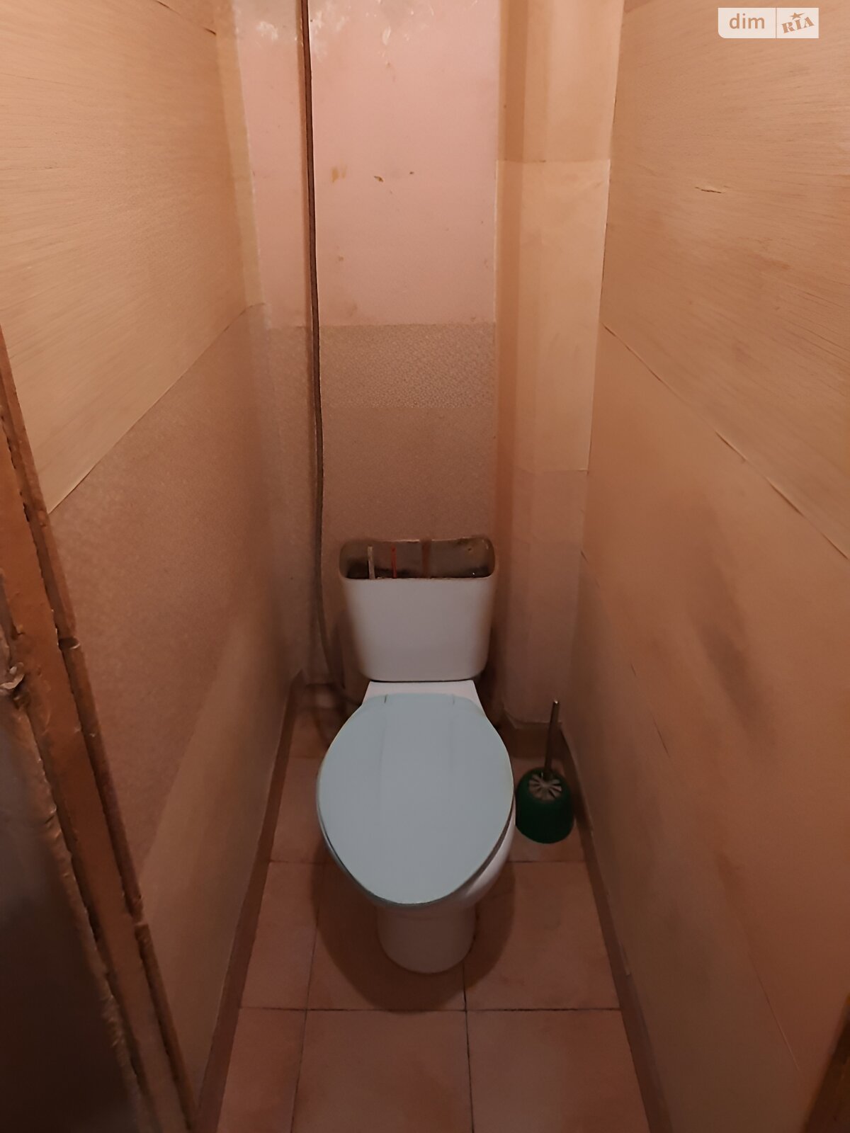 Комната в Киеве, на ул. Пражская 25/1 в районе Днепровский на продажу фото 1 Комната в Киеве, на ул. Пражская 25/1 в районе Днепровский на продажу фото 1