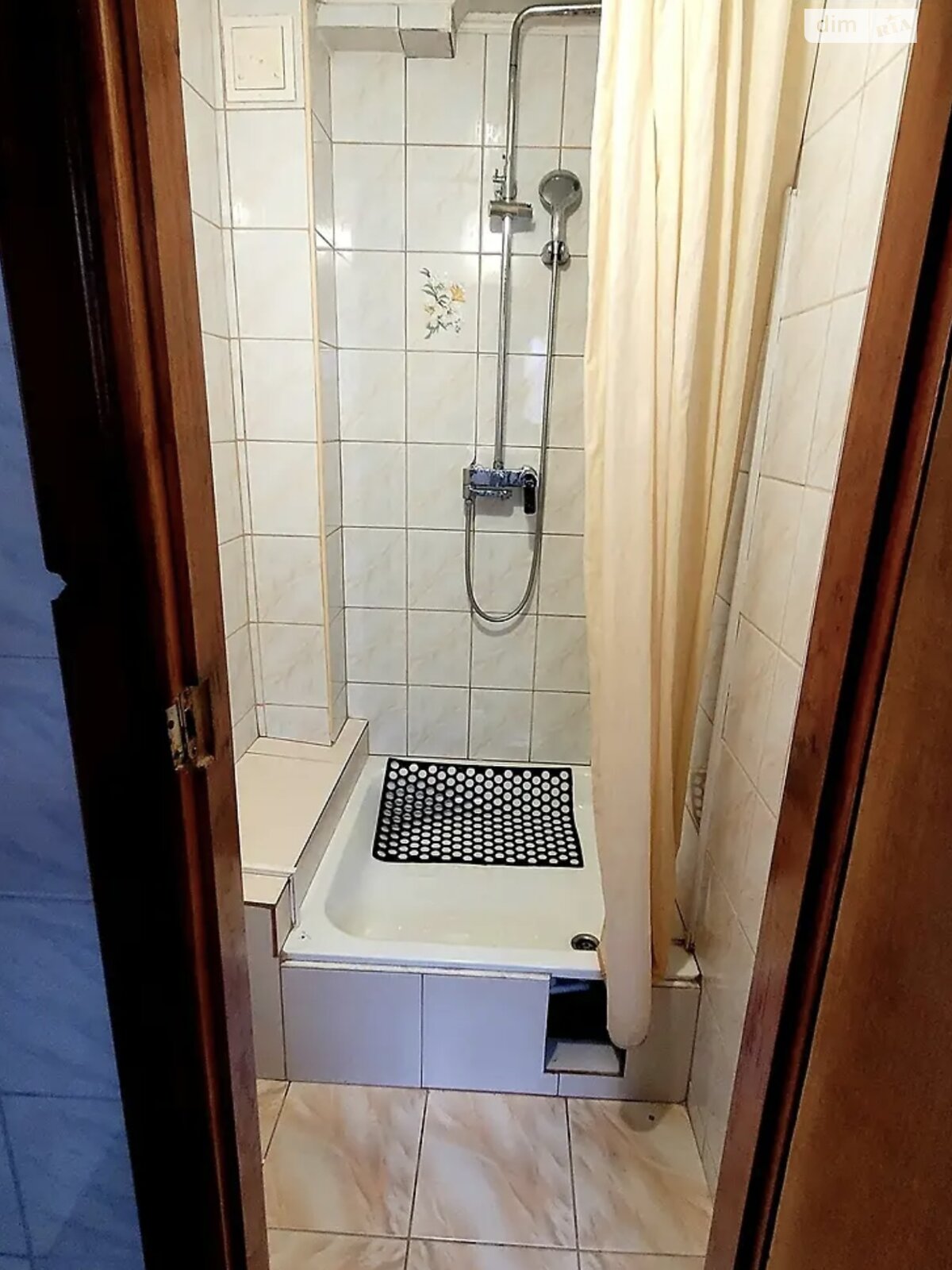 Комната в Киеве, на ул. Горловская 124/3 в районе Харьковский Массив на продажу фото 1 Комната в Киеве, на ул. Горловская 124/3 в районе Харьковский Массив на продажу фото 1