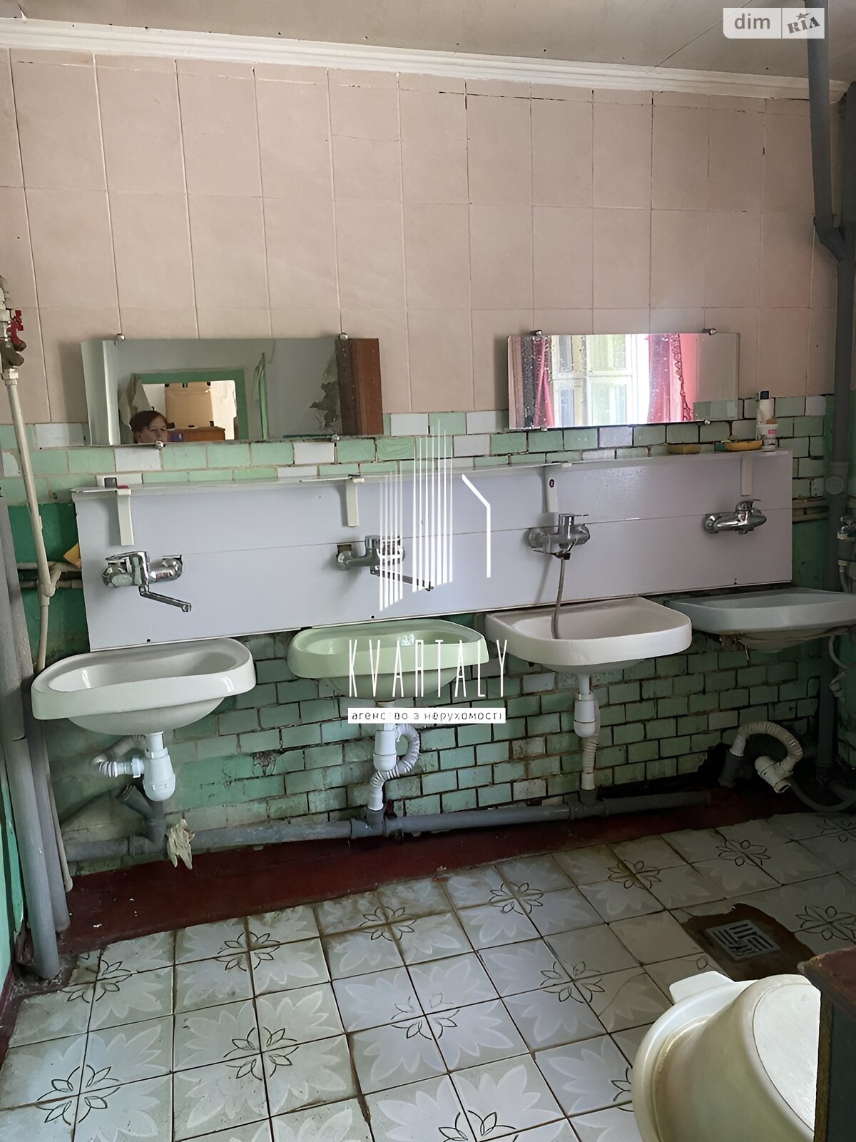 Комната в Киеве, на ул. Елены Телиги 49 в районе Куреневка на продажу фото 1 Комната в Киеве, на ул. Елены Телиги 49 в районе Куреневка на продажу фото 1