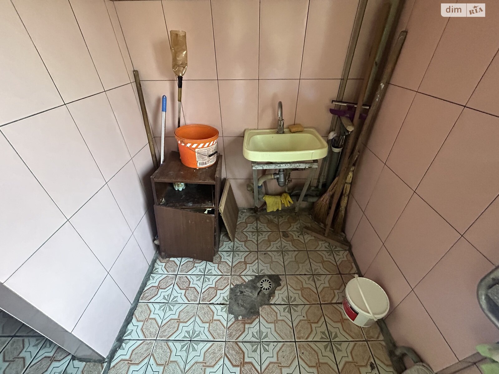 Кімната в Києві на вул. Братиславська 8А в районі Лісовий Масив на продаж фото 1