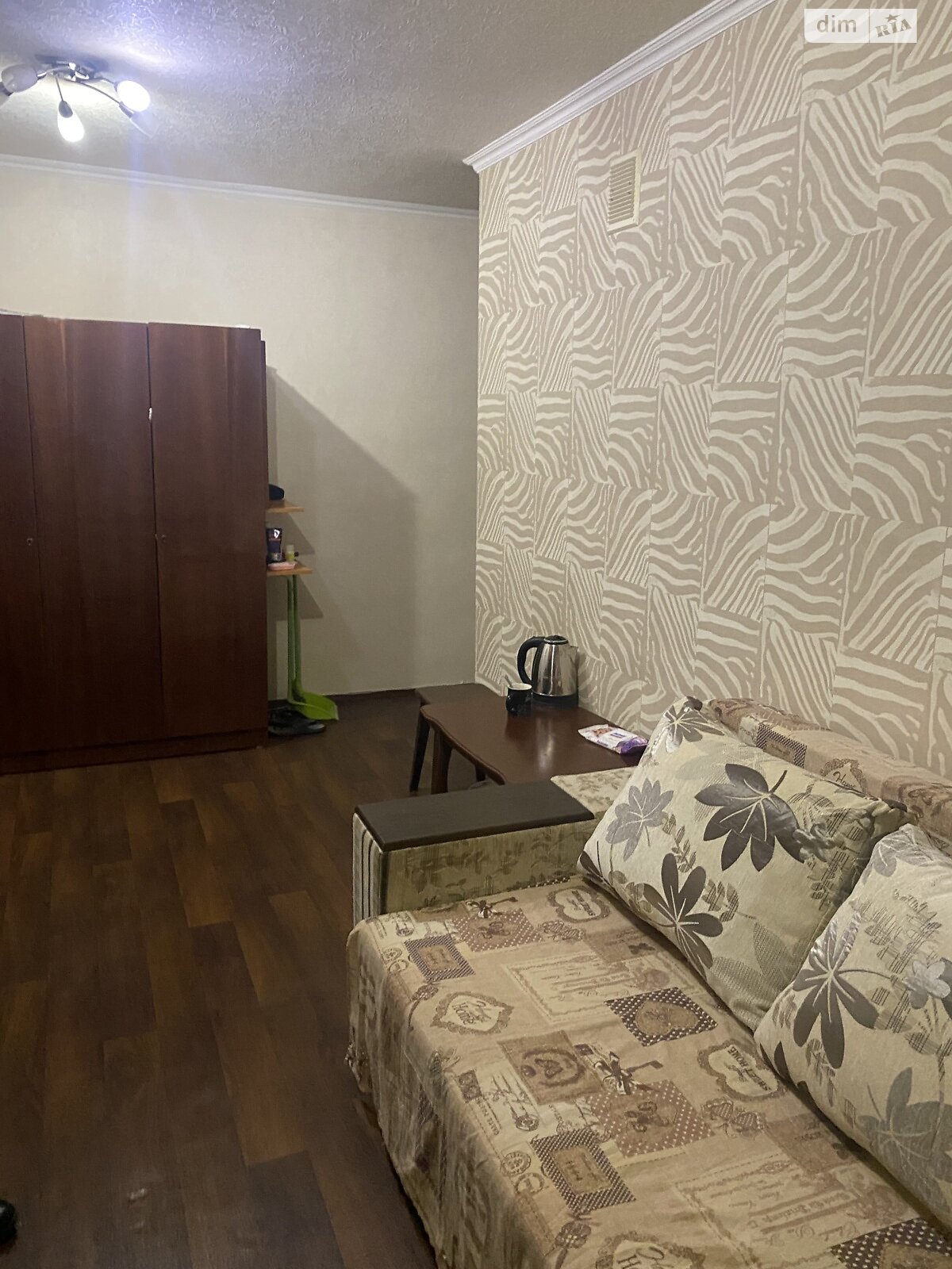 Комната в Киеве, на ул. Космонавта Поповича 10 в районе Лесной Массив на продажу фото 1 Комната в Киеве, на ул. Космонавта Поповича 10 в районе Лесной Массив на продажу фото 1