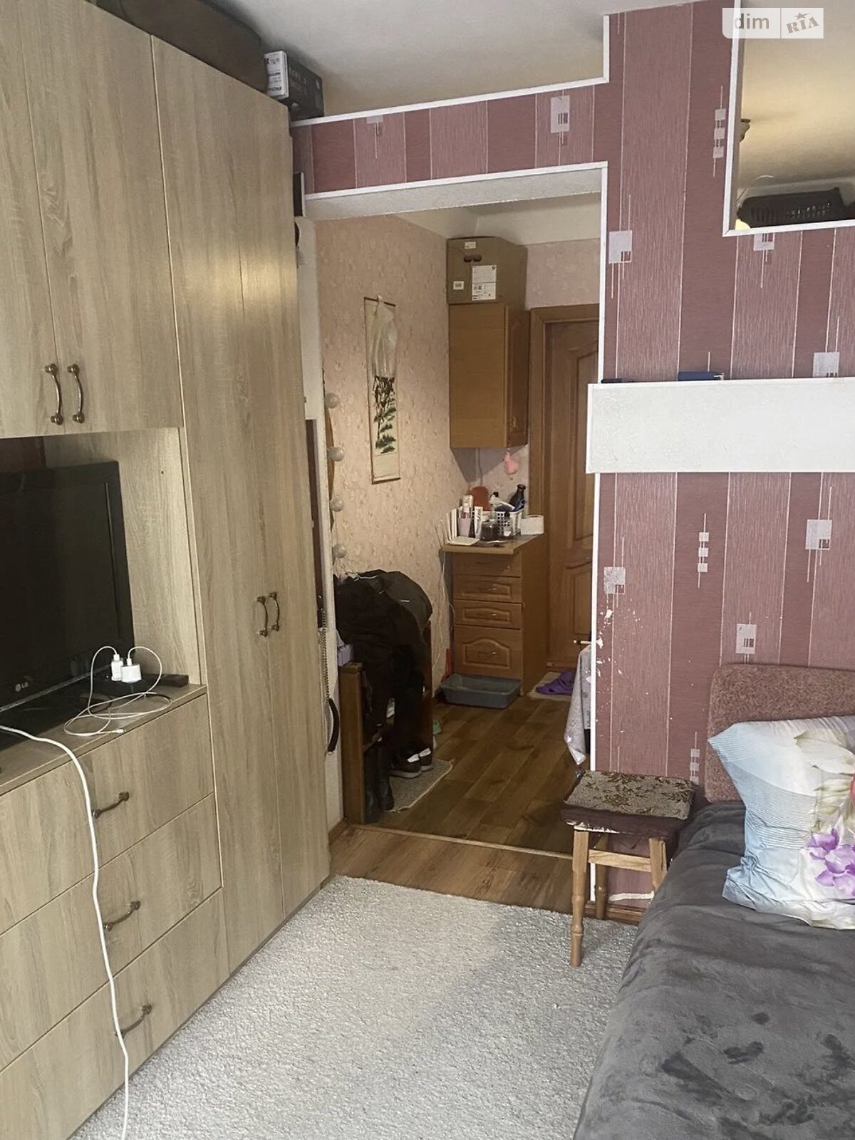 Комната в Киеве, на ул. Кубанской Украины 53А в районе Лесной Массив на продажу фото 1 Комната в Киеве, на ул. Кубанской Украины 53А в районе Лесной Массив на продажу фото 1