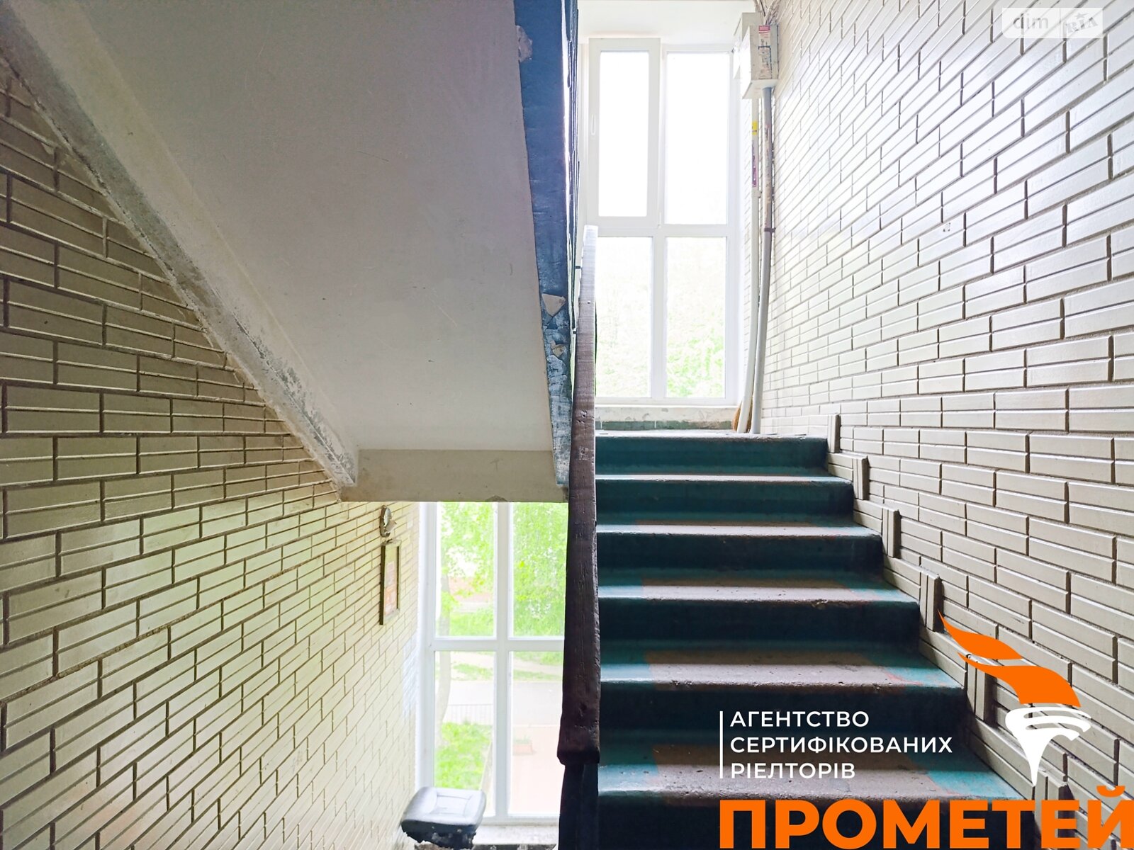 Комната в Киеве, на просп. Лесной 12А в районе Лесной Массив на продажу фото 1 Комната в Киеве, на просп. Лесной 12А в районе Лесной Массив на продажу фото 1