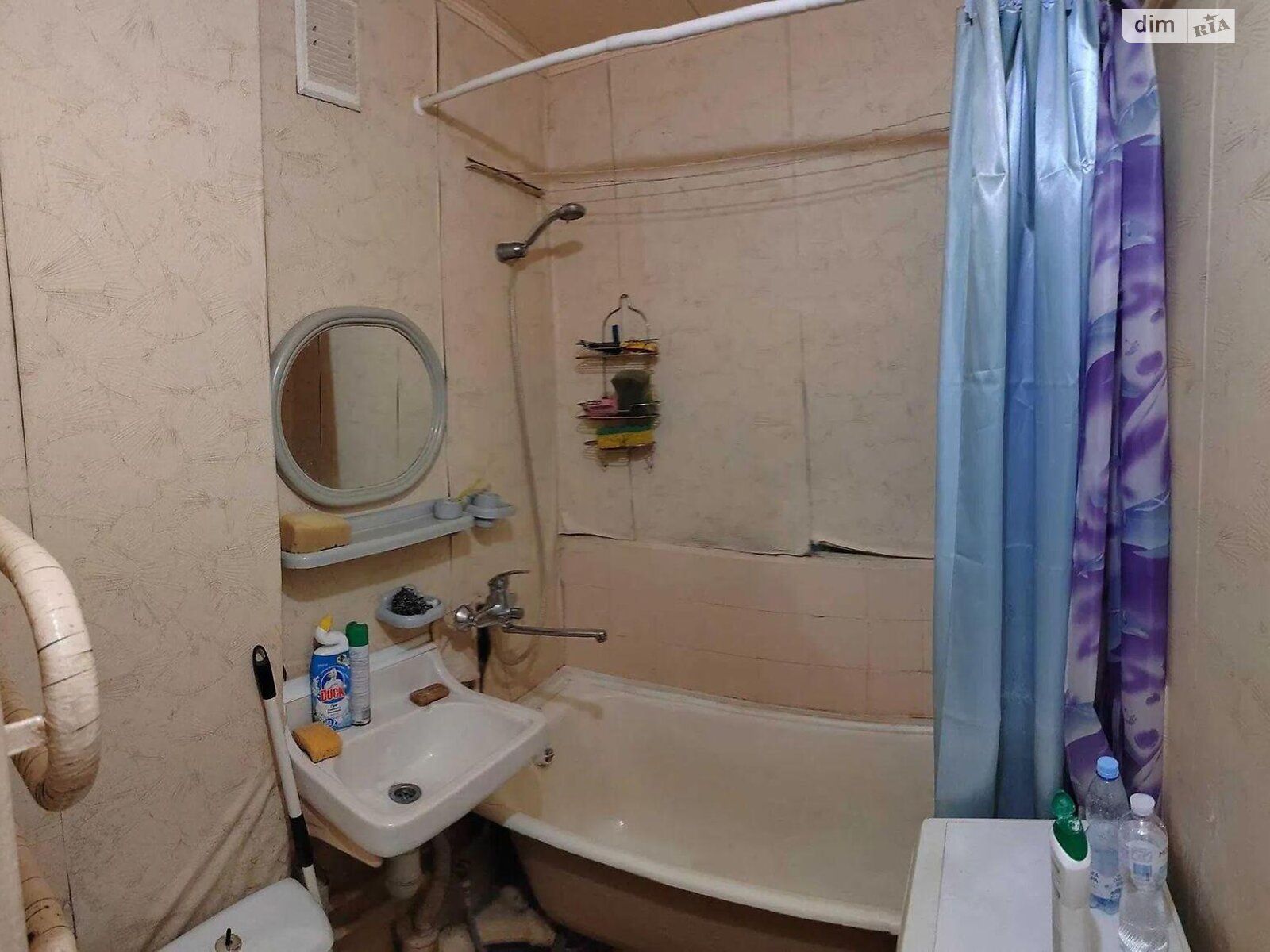 Комната в Киеве, на ул. Шолом-Алейхема 11А в районе Лесной Массив на продажу фото 1 Комната в Киеве, на ул. Шолом-Алейхема 11А в районе Лесной Массив на продажу фото 1
