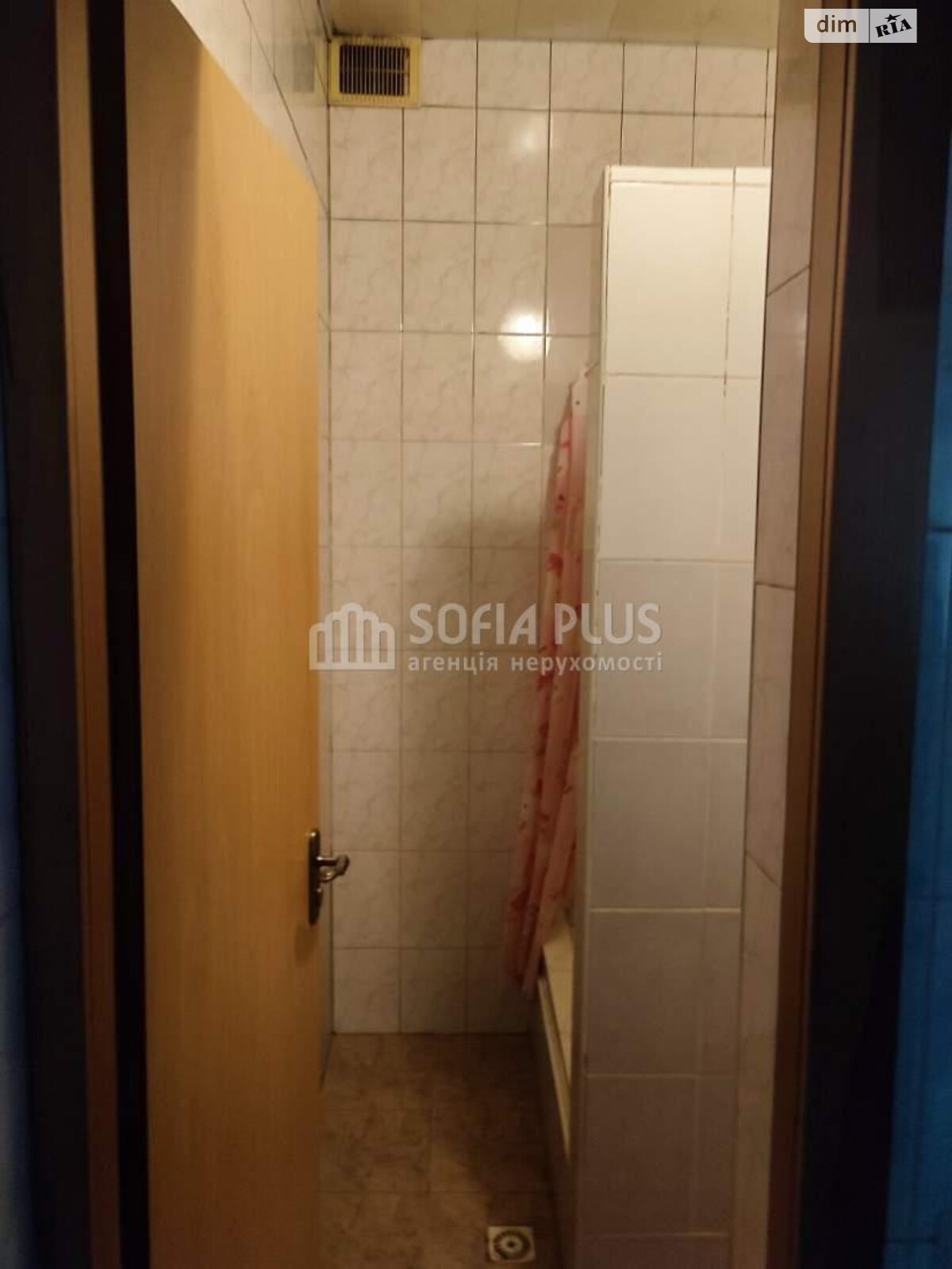 Комната в Киеве, на ул. Вышгородская 23А в районе Мостицкий Массив на продажу фото 1 Комната в Киеве, на ул. Вышгородская 23А в районе Мостицкий Массив на продажу фото 1
