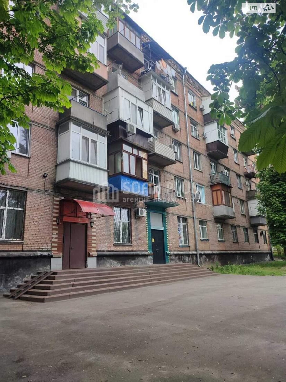 Комната в Киеве, на ул. Вышгородская 23А в районе Мостицкий Массив на продажу фото 1 Комната в Киеве, на ул. Вышгородская 23А в районе Мостицкий Массив на продажу фото 1
