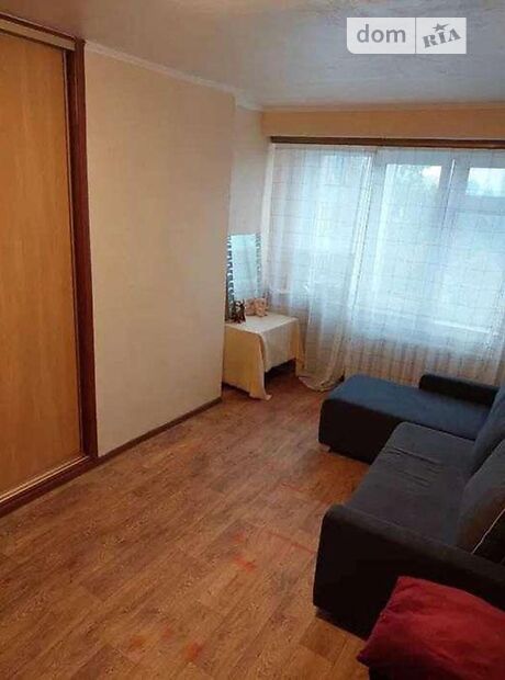 Комната в Киеве, на ул. Миропольская 15 в районе Новая Дарница на продажу фото 1 Комната в Киеве, на ул. Миропольская 15 в районе Новая Дарница на продажу фото 1