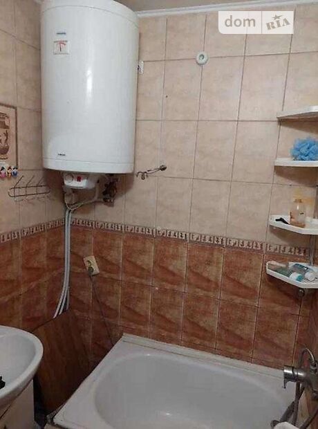 Комната в Киеве, на ул. Миропольская 15 в районе Новая Дарница на продажу фото 1 Комната в Киеве, на ул. Миропольская 15 в районе Новая Дарница на продажу фото 1