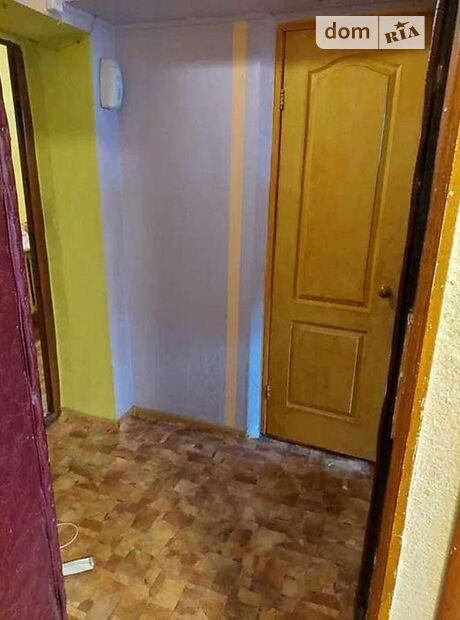 Комната в Киеве, на ул. Миропольская 15 в районе Новая Дарница на продажу фото 1 Комната в Киеве, на ул. Миропольская 15 в районе Новая Дарница на продажу фото 1