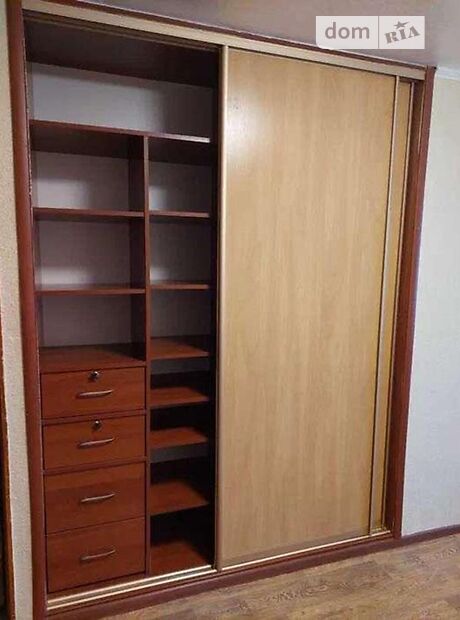 Комната в Киеве, на ул. Миропольская 15 в районе Новая Дарница на продажу фото 1 Комната в Киеве, на ул. Миропольская 15 в районе Новая Дарница на продажу фото 1