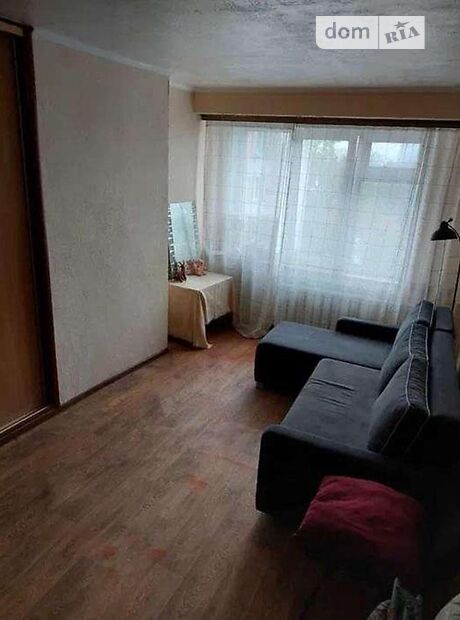 Комната в Киеве, на ул. Миропольская 15 в районе Новая Дарница на продажу фото 1 Комната в Киеве, на ул. Миропольская 15 в районе Новая Дарница на продажу фото 1
