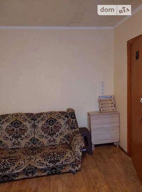 Комната в Киеве, на ул. Миропольская 15 в районе Новая Дарница на продажу фото 1 Комната в Киеве, на ул. Миропольская 15 в районе Новая Дарница на продажу фото 1