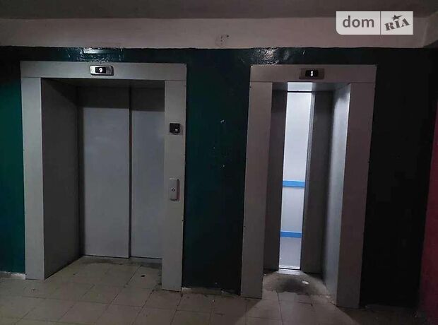 Комната в Киеве, на ул. Миропольская 15 в районе Новая Дарница на продажу фото 1 Комната в Киеве, на ул. Миропольская 15 в районе Новая Дарница на продажу фото 1