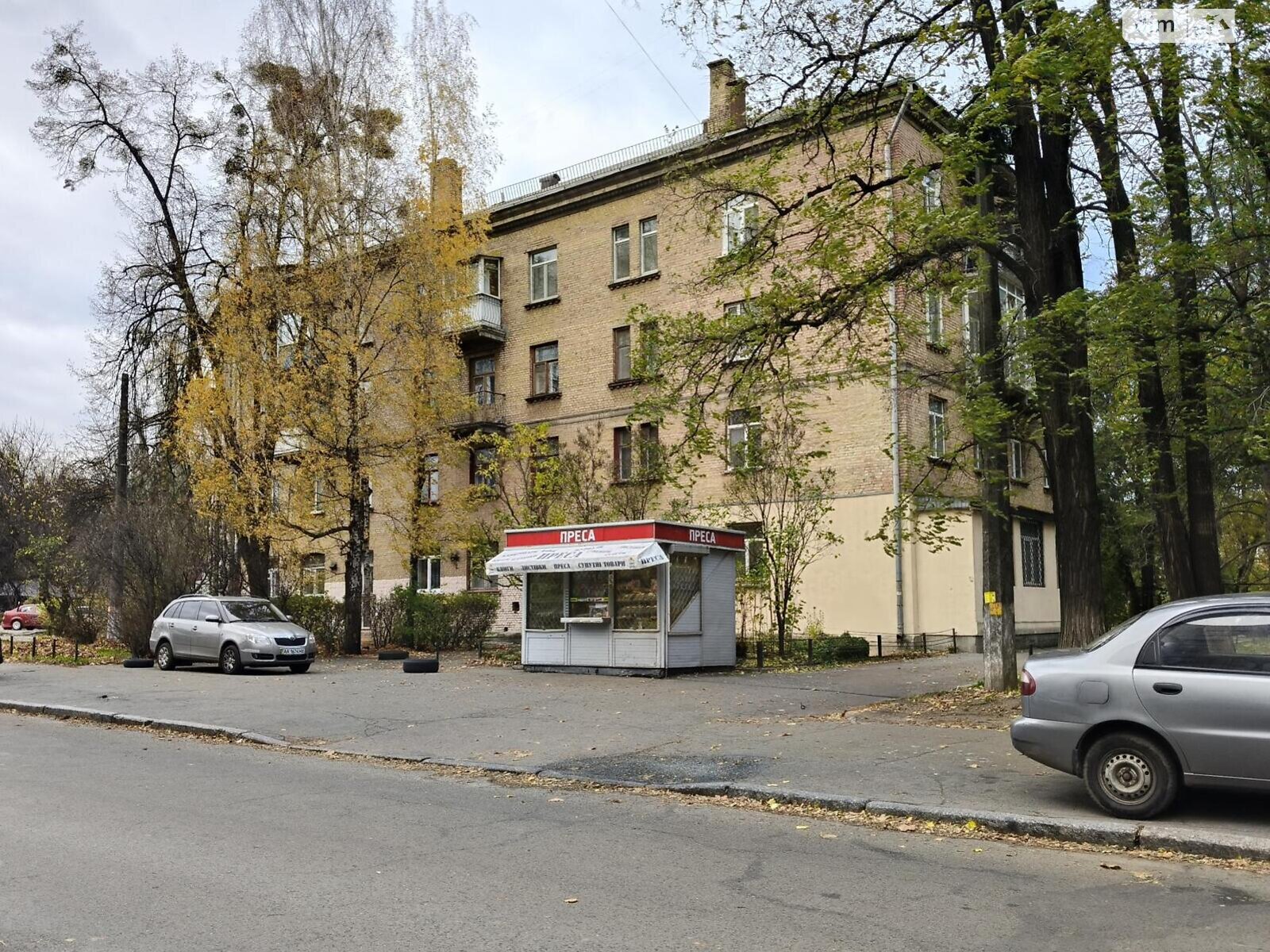 Кімната в Києві на вул. Сергія Берегового 10/22 в районі Першотравневий Масив на продаж фото 1