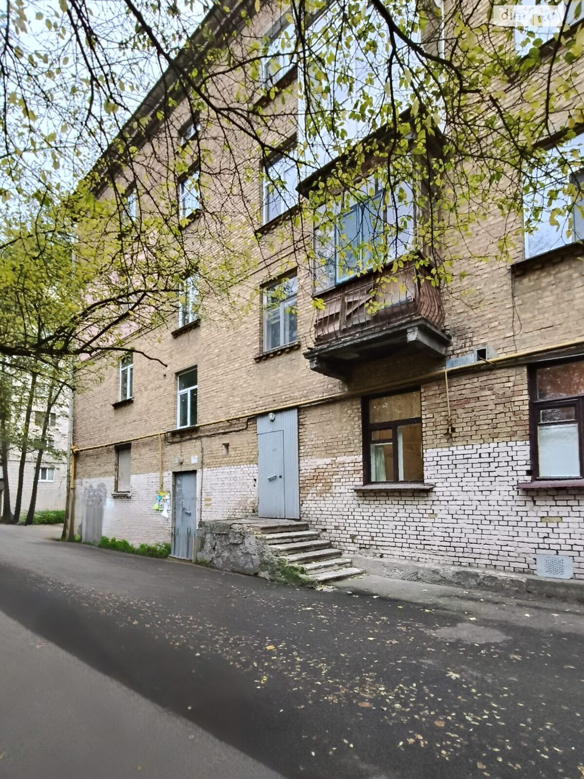 Кімната в Києві на вул. Сергія Берегового 10/22 в районі Першотравневий Масив на продаж фото 1