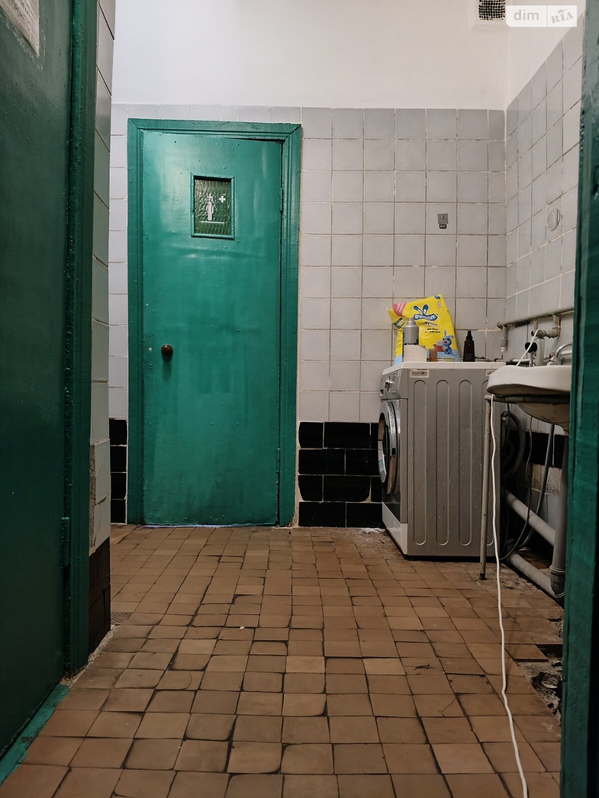 Кімната в Києві на вул. Сергія Берегового 10/22 в районі Першотравневий Масив на продаж фото 1