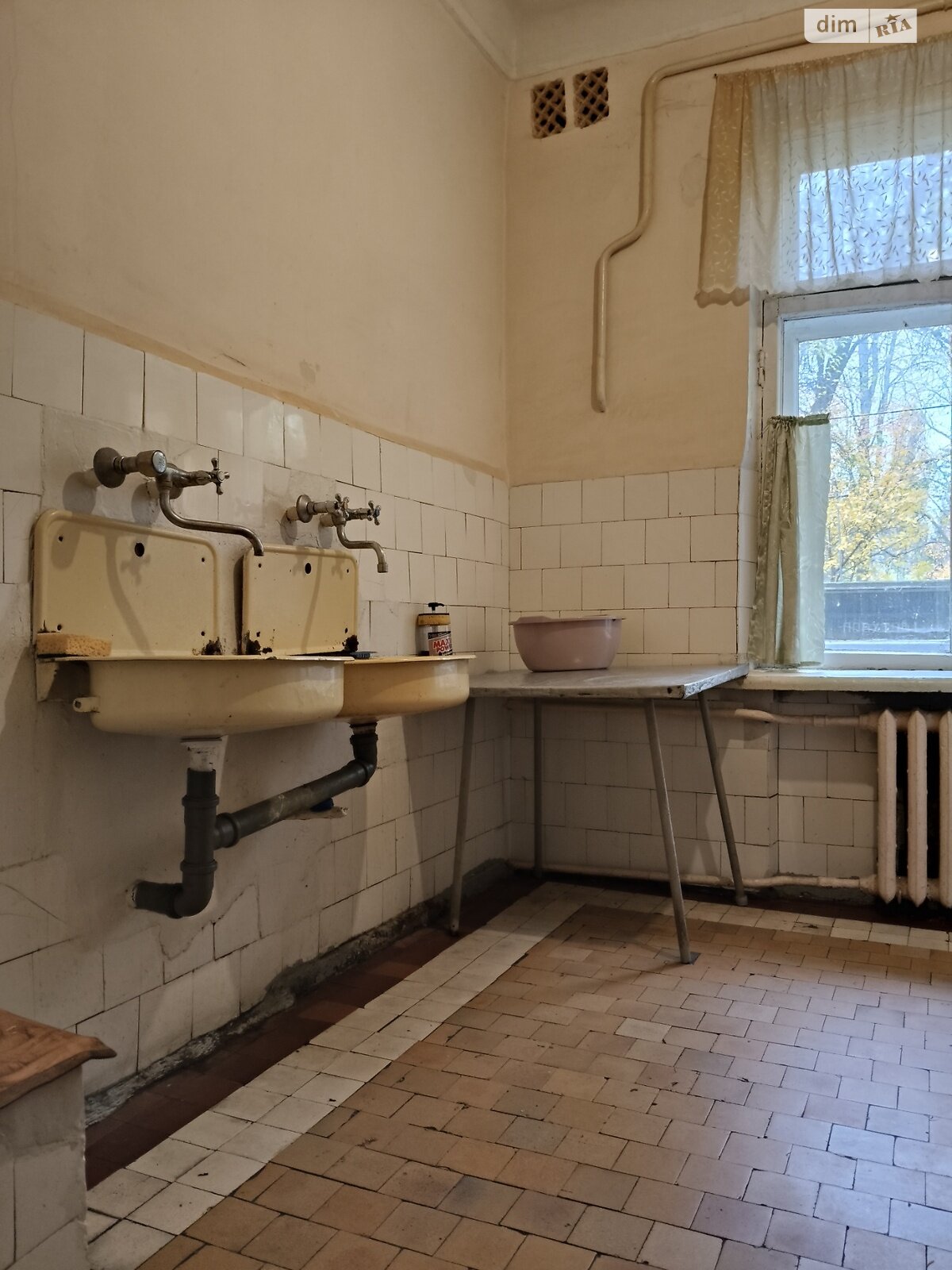 Кімната в Києві на вул. Сергія Берегового 10/22 в районі Першотравневий Масив на продаж фото 1