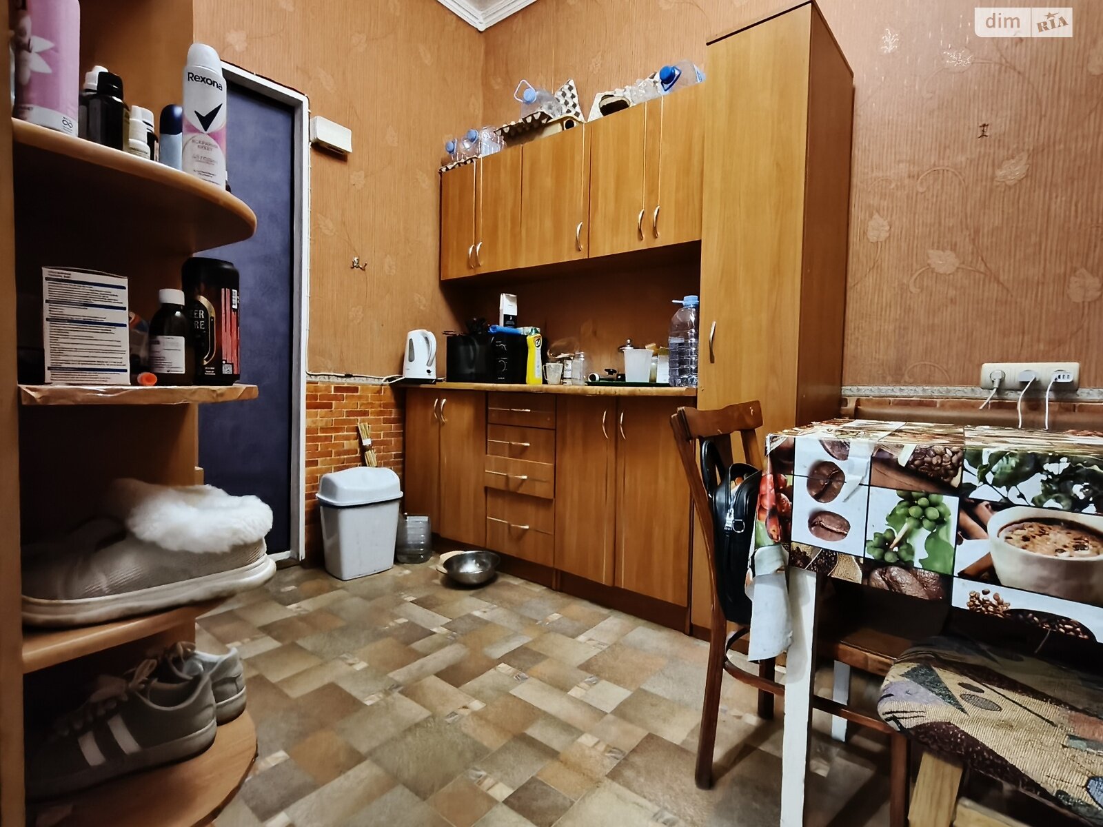 Кімната в Києві на вул. Сергія Берегового 10/22 в районі Першотравневий Масив на продаж фото 1