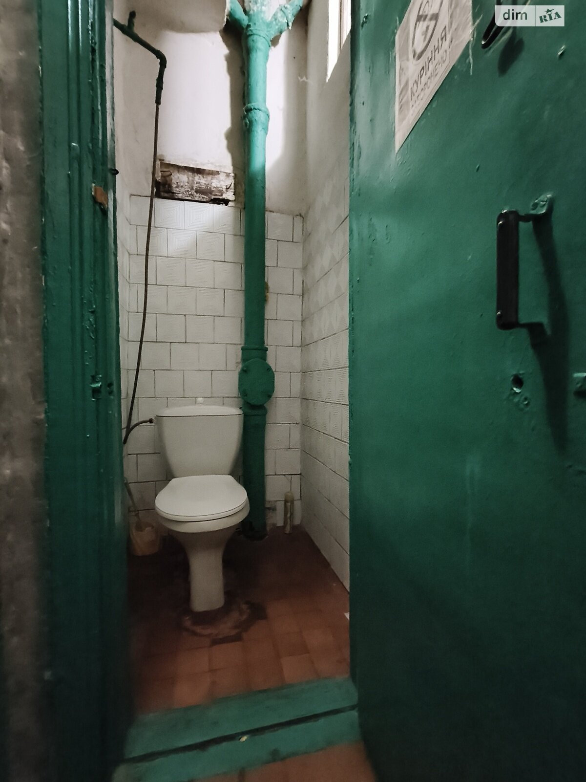 Кімната в Києві на вул. Сергія Берегового 10/22 в районі Першотравневий Масив на продаж фото 1