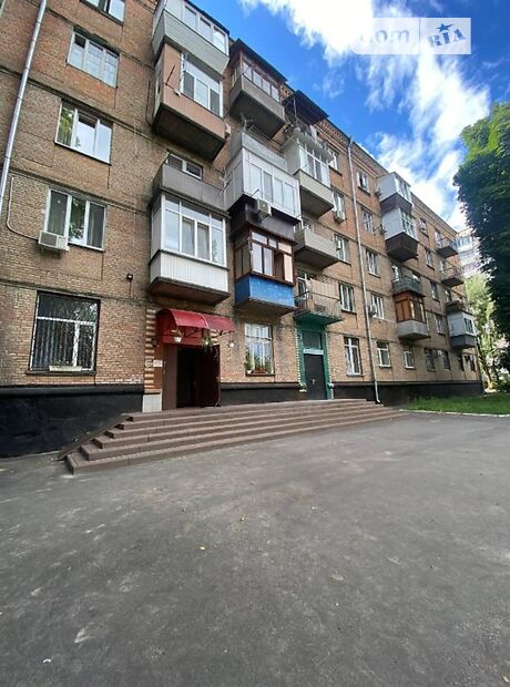 Комната в Киеве, на ул. Вышгородская 23а в районе Подольский на продажу фото 1 Комната в Киеве, на ул. Вышгородская 23а в районе Подольский на продажу фото 1