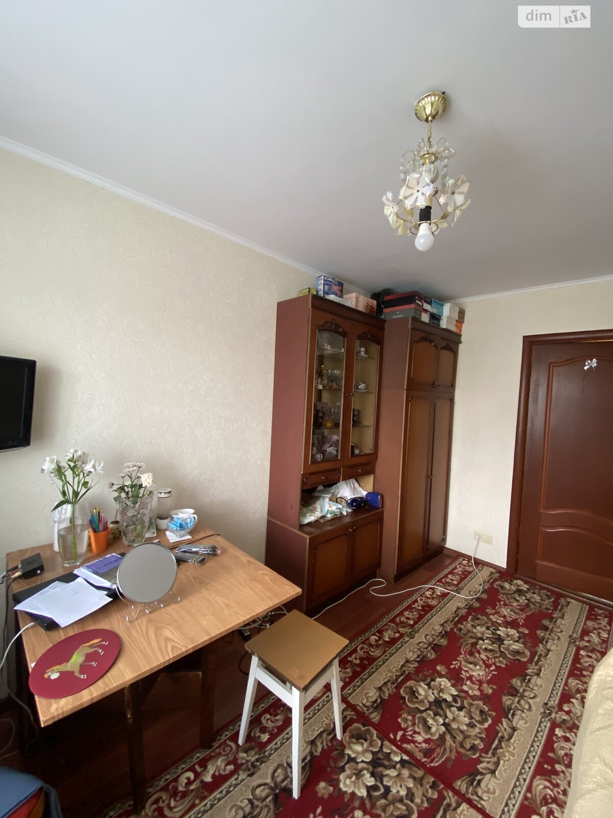 Кімната в Києві на вул. Максима Берлінського 23/8 в районі Шевченківський на продаж фото 1 Кімната в Києві на вул. Максима Берлінського 23/8 в районі Шевченківський на продаж фото 1