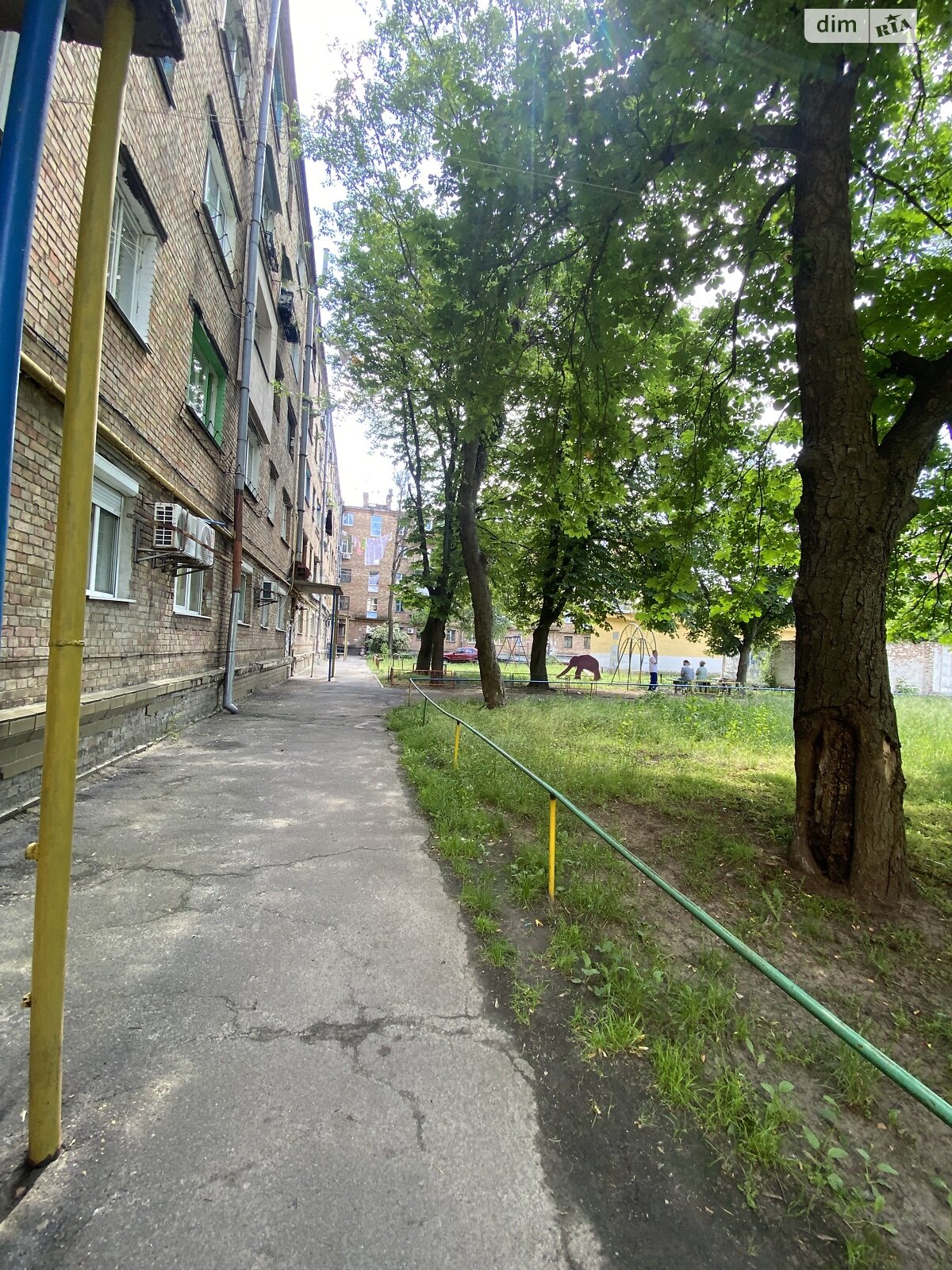 Кімната в Києві на вул. Максима Берлінського 23/8 в районі Шевченківський на продаж фото 1 Кімната в Києві на вул. Максима Берлінського 23/8 в районі Шевченківський на продаж фото 1