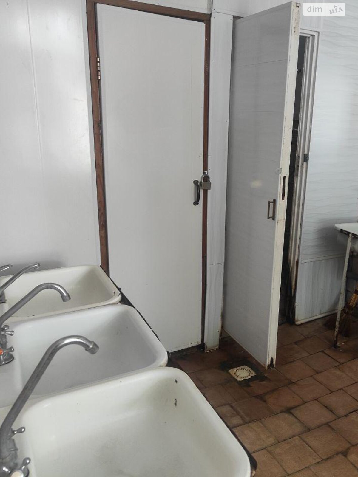 Комната в Киеве, на ул. Кирилло-Мефодиевская 14/2 в районе Шулявка на продажу фото 1 Комната в Киеве, на ул. Кирилло-Мефодиевская 14/2 в районе Шулявка на продажу фото 1