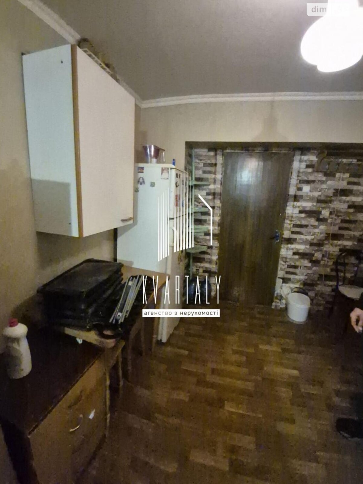 Комната в Киеве, на ул. Провиантская 15 в районе Шулявка на продажу фото 1 Комната в Киеве, на ул. Провиантская 15 в районе Шулявка на продажу фото 1