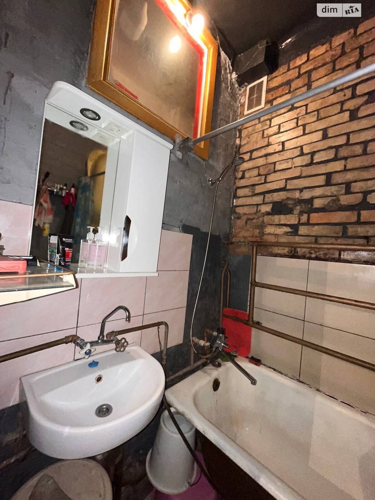 Комната в Киеве, на ул. Уманская 47 в районе Соломенский на продажу фото 1 Комната в Киеве, на ул. Уманская 47 в районе Соломенский на продажу фото 1